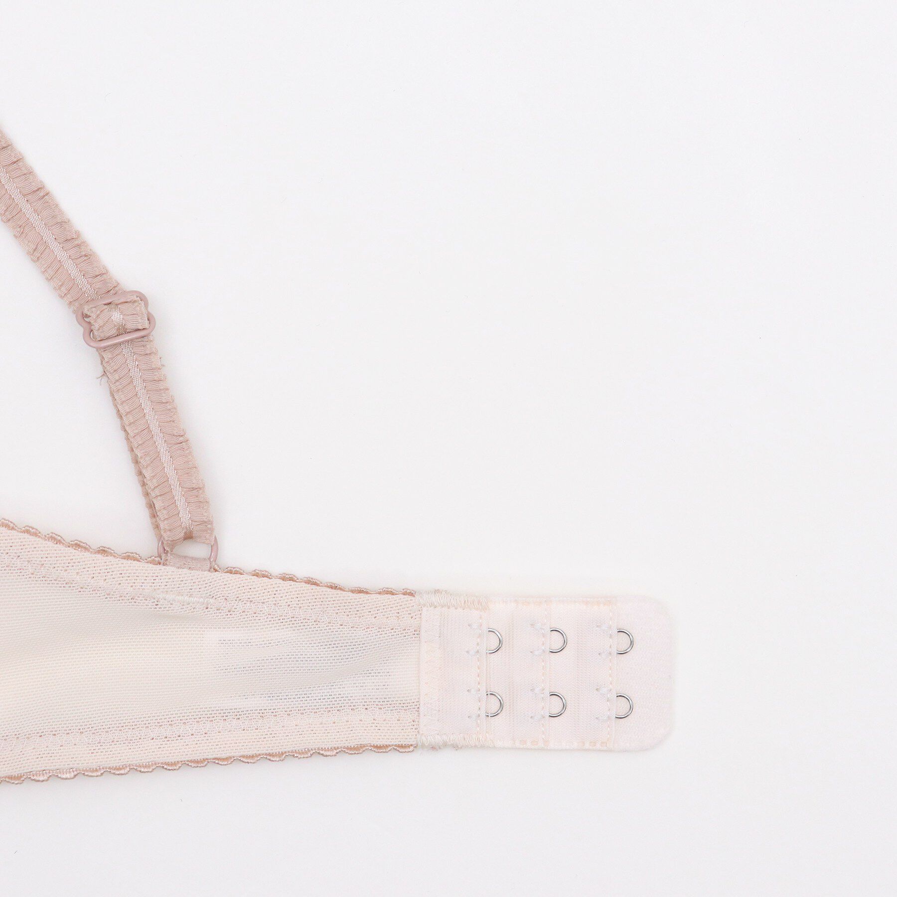 Risa Magli「ラーレ ブラジャー (D-F) ＜リサマリミラクル谷間ブラ＞」|インナー|