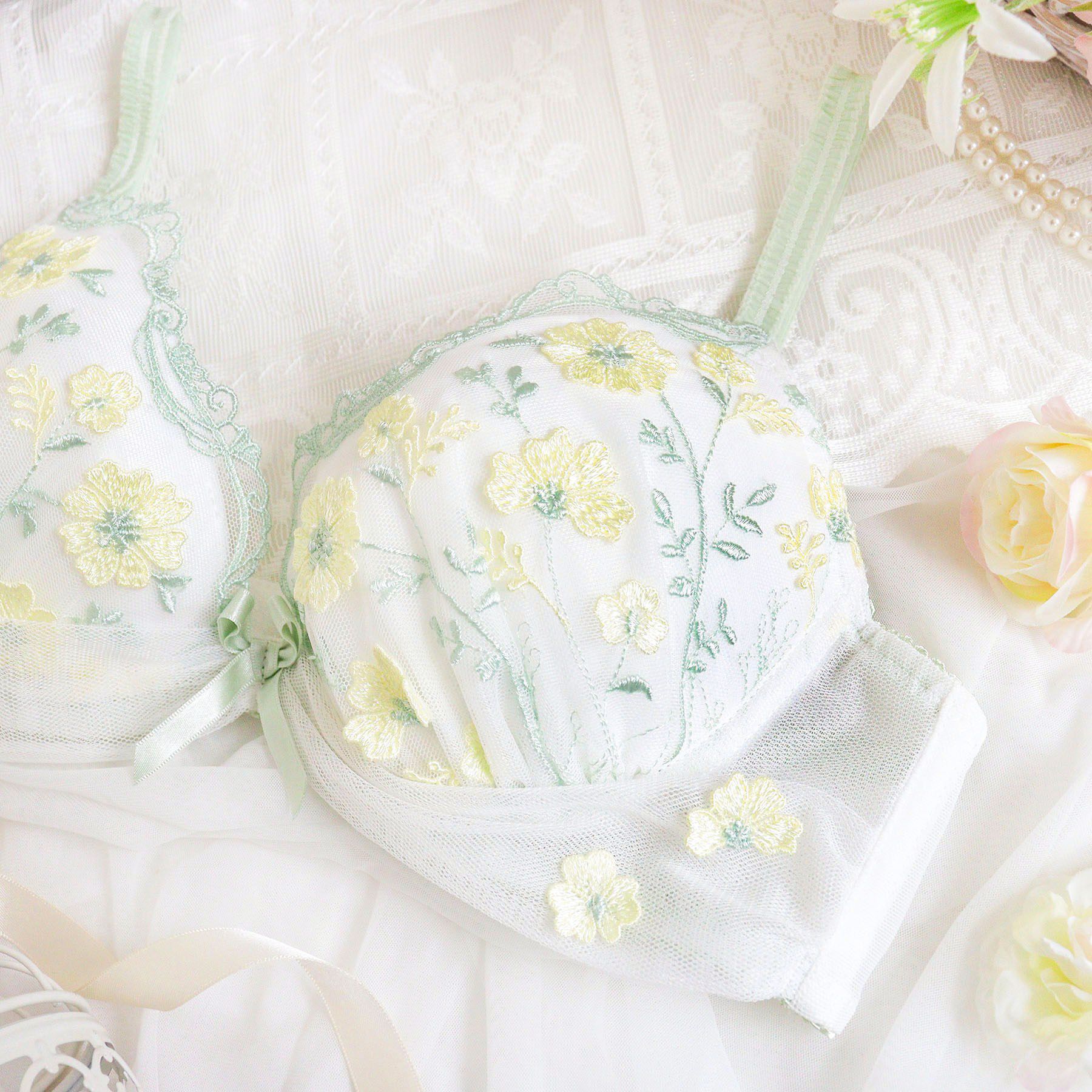 Risa Magli「ラーレ ブラジャー (D-F) ＜リサマリミラクル谷間ブラ＞」|インナー|