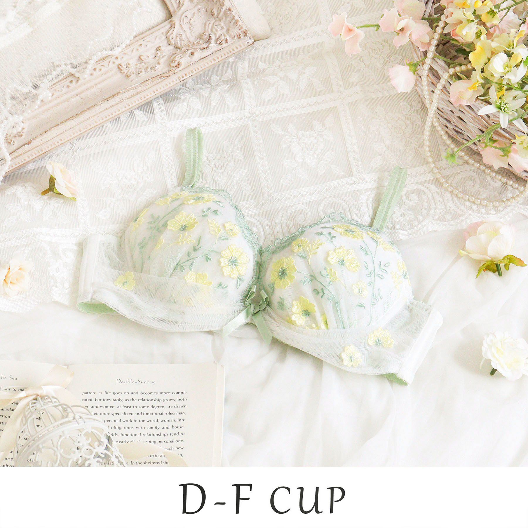 Risa Magli「ラーレ ブラジャー (D-F) ＜リサマリミラクル谷間ブラ＞」|インナー|イエロー(032)