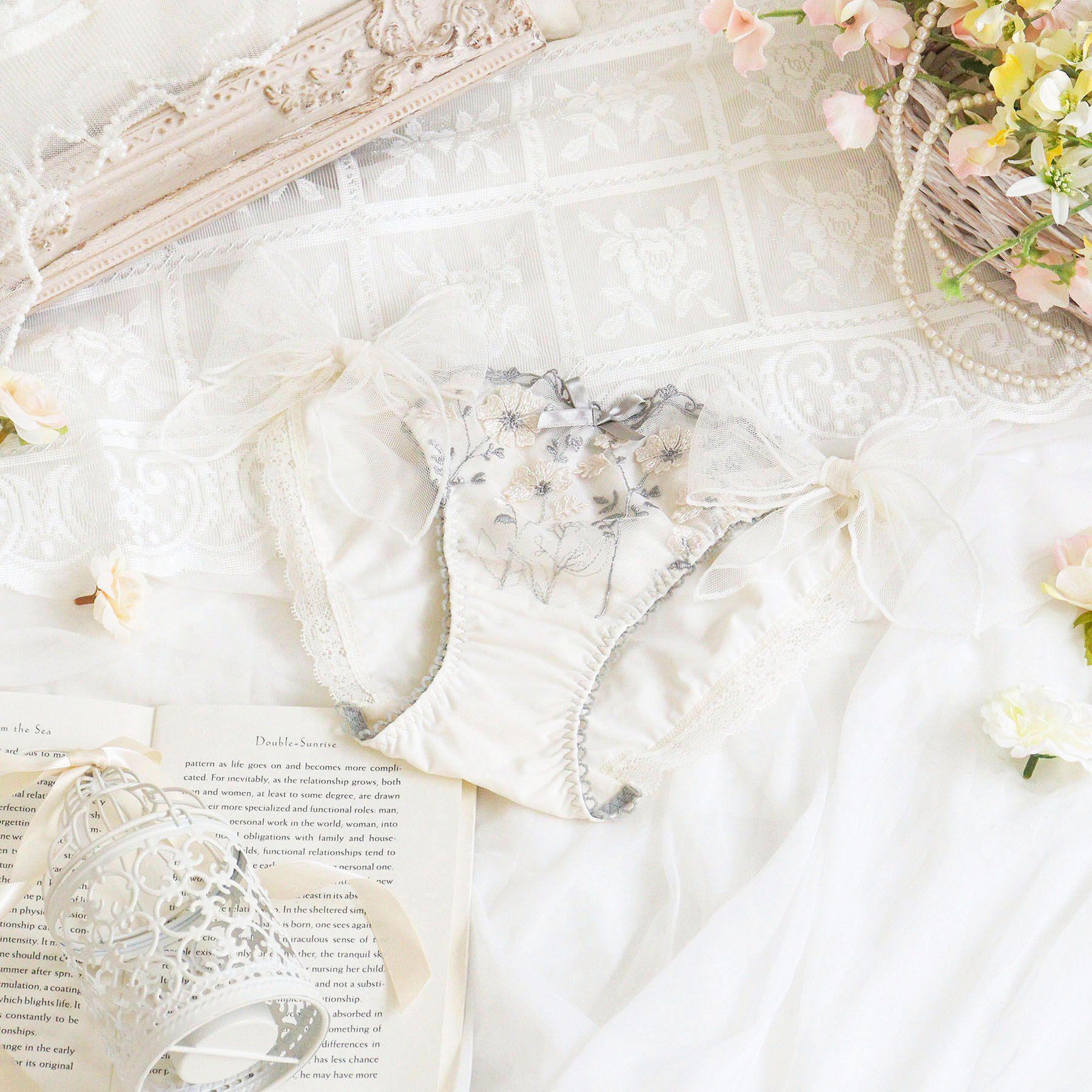 Risa Magli「ラーレ リボンショーツ」|インナー|アイボリー(004)