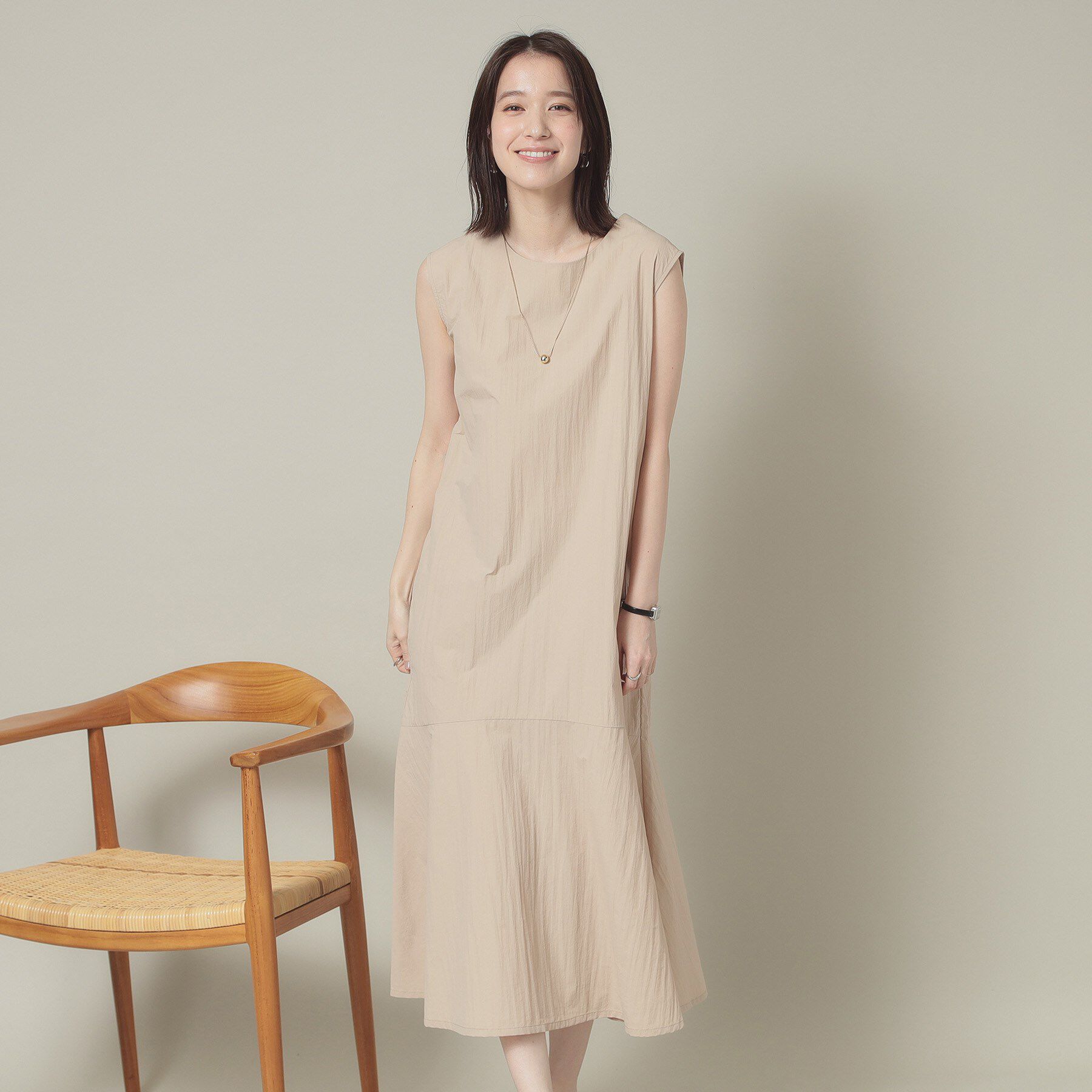 ITS&rsquo;DEMO「【撥水／洗濯機OK】ペプラムワンピース＜旅服シリーズ＞」|ワンピース|ベージュ(052)