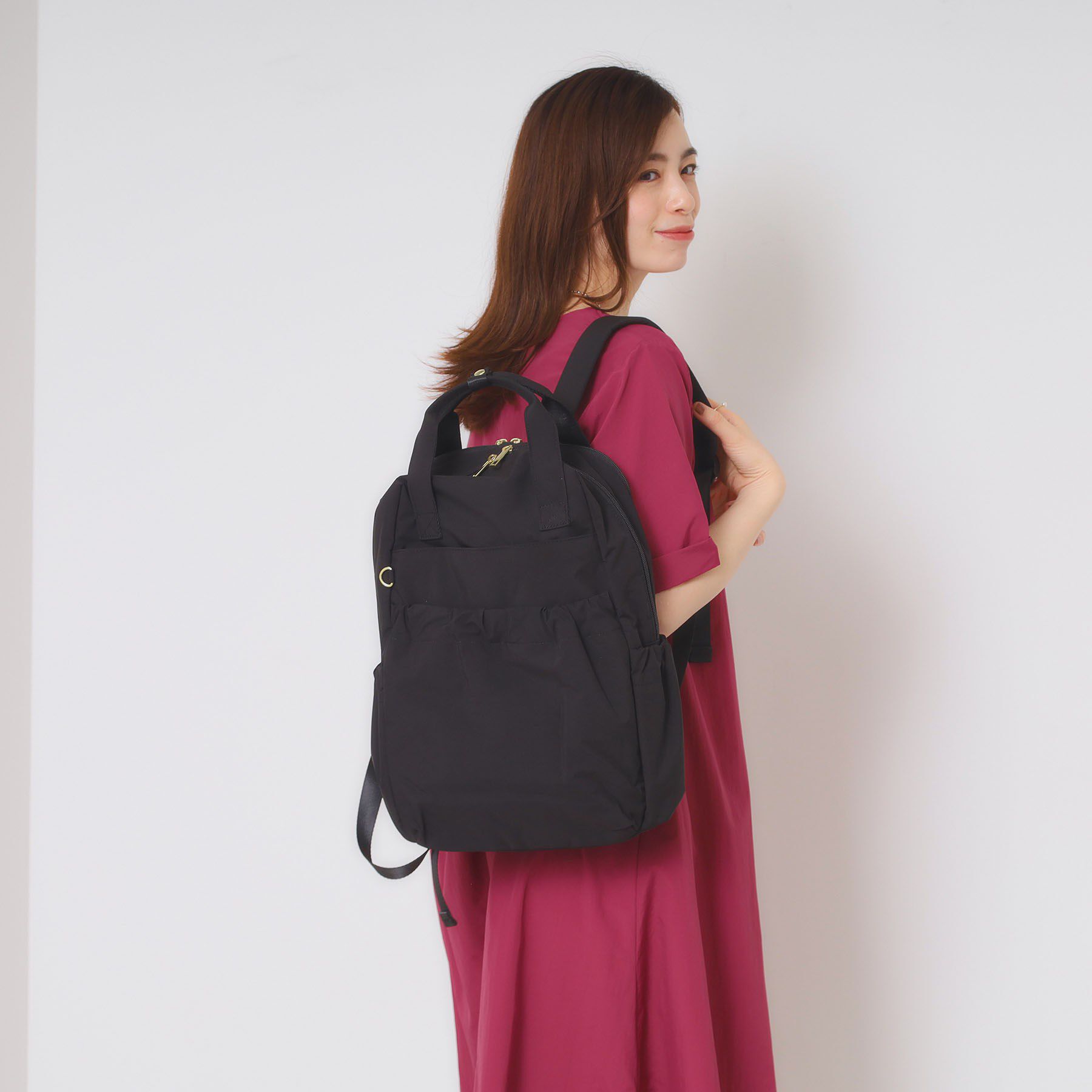 ITS&rsquo;DEMO「【A4／11ポケット】ふんわり軽量撥水リュック」|リュック|