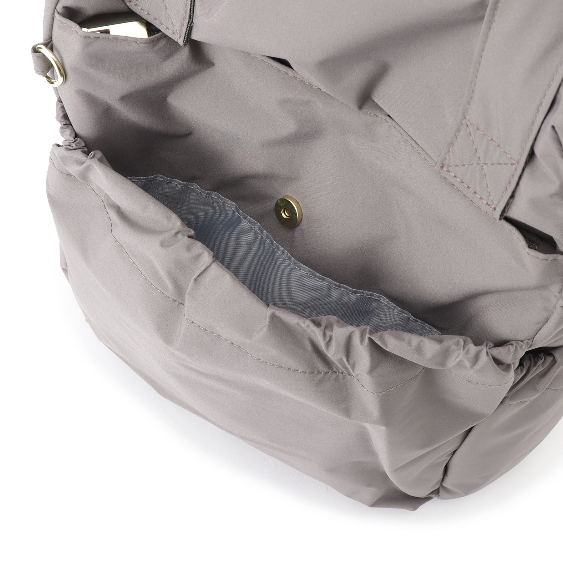 ITS&rsquo;DEMO「【A4／11ポケット】ふんわり軽量撥水リュック」|リュック|