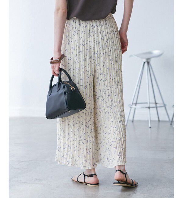 Rope&rsquo;Picnic「ガーデンフラワープリーツパンツ/リンクコーデ」|チノ|