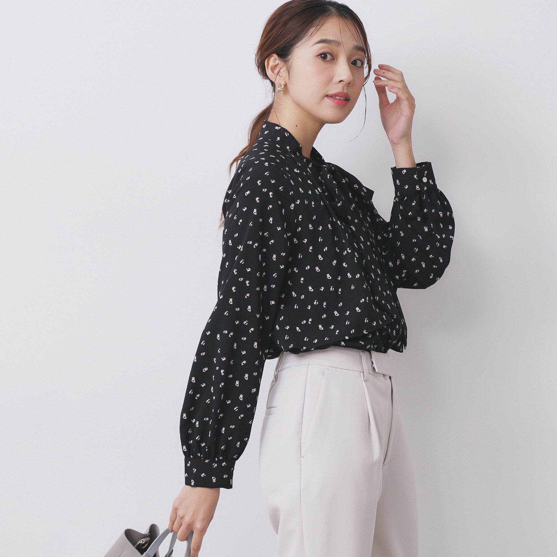 index「アシンメトリーレイヤードボウタイブラウス【洗濯機OK/イージーアイロン/防シワ】《XS～3L》」|シャツ・ブラウス|