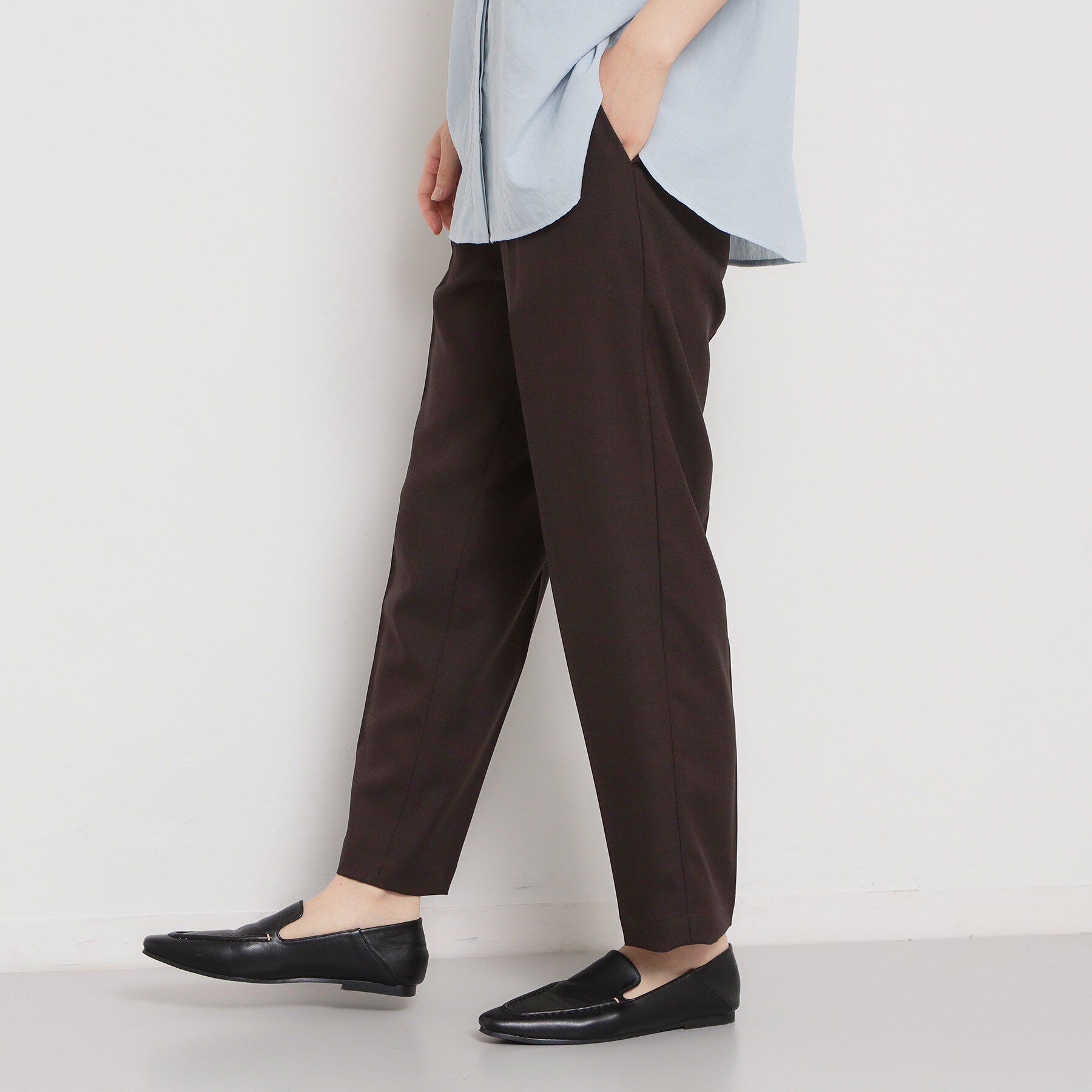 THE SHOP TK「【XS-XL/洗える】オン・オフ問わずきれいに決まる 麻調テーパードパンツ」|その他|ブラウン(044)