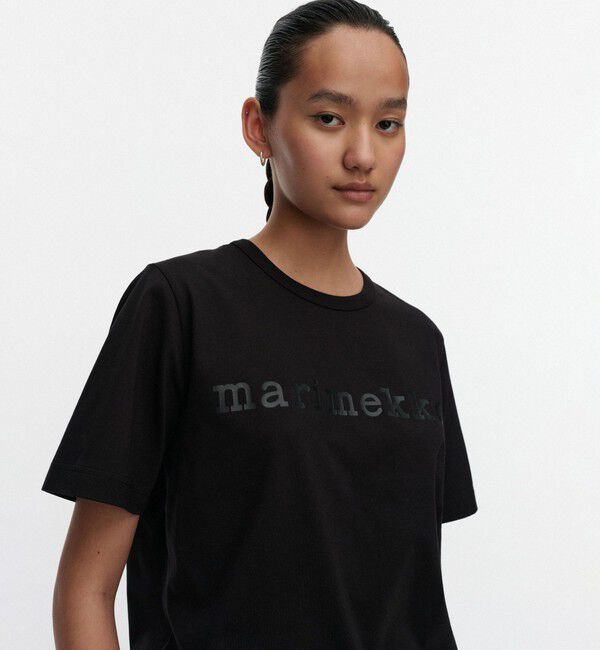 Marimekko「Erna Logo Placement Tシャツ」|シャツ・ブラウス|