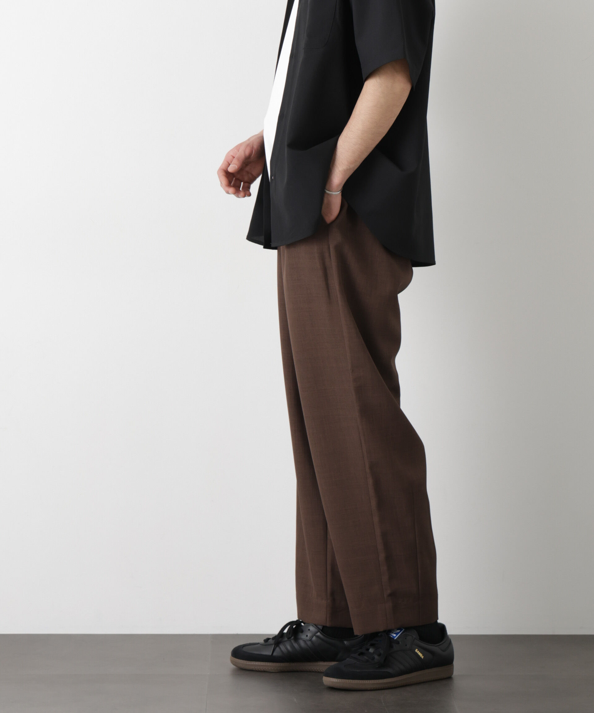 nano･universe「ライトウェイトドライ スラックス」|チノ|