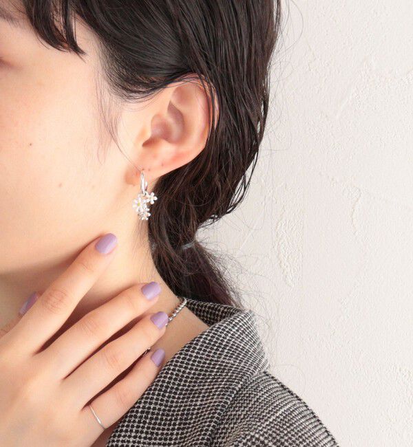 fredy emue「カラーマーガレットシンメピアス」|ピアス|