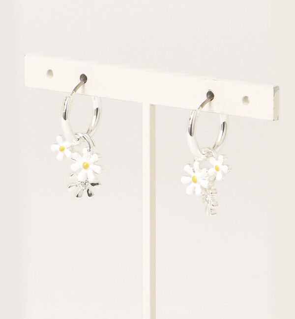 fredy emue「カラーマーガレットシンメピアス」|ピアス|