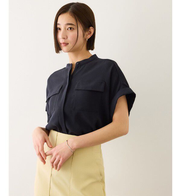 ROPE「ライトトリアセバックサテンフラップブラウス/イージーケア・セットアップ対応」|シャツ・ブラウス|