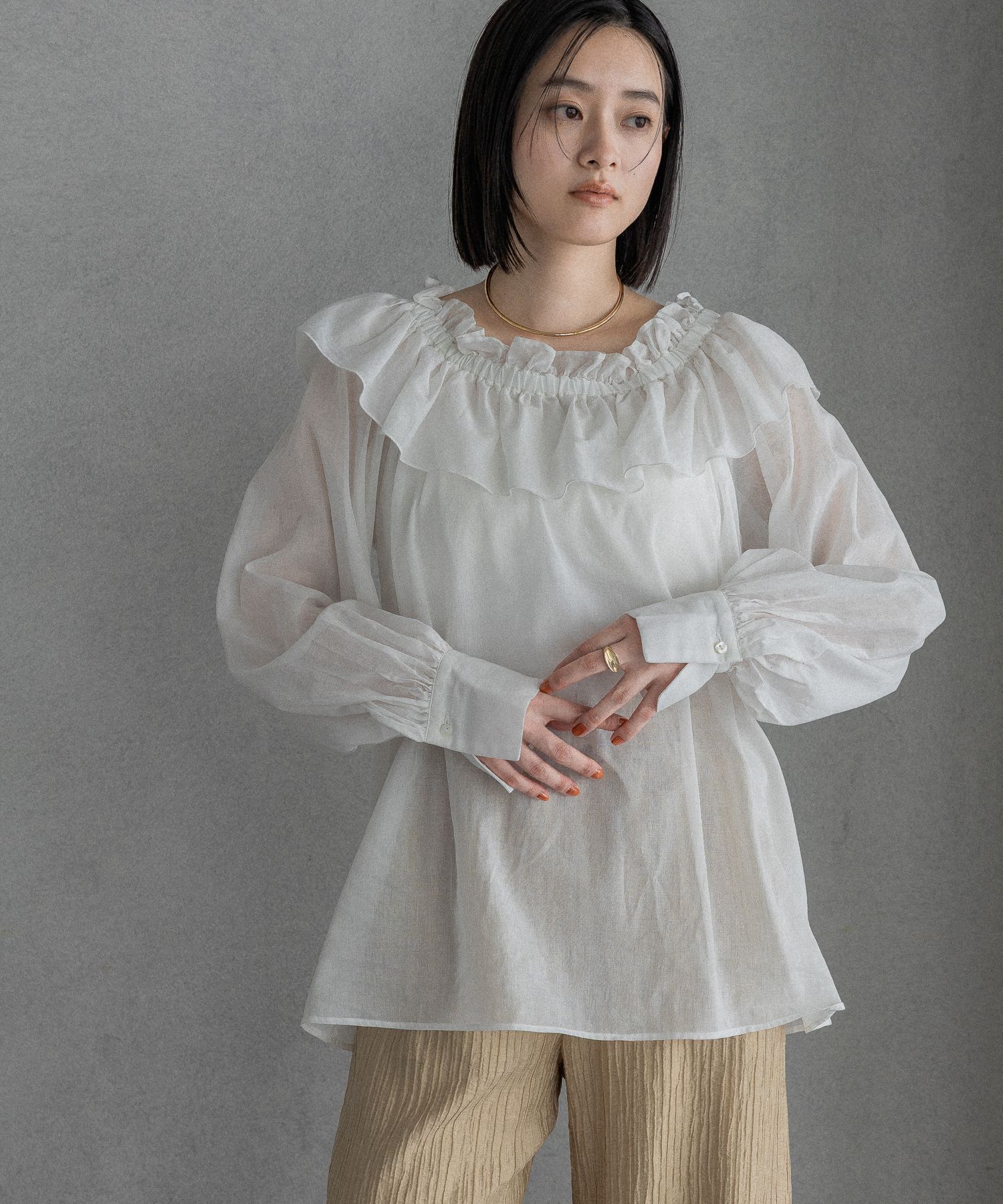 A part by 「フリルギャザーオフショルブラウス」|シャツ・ブラウス|オフホワイト