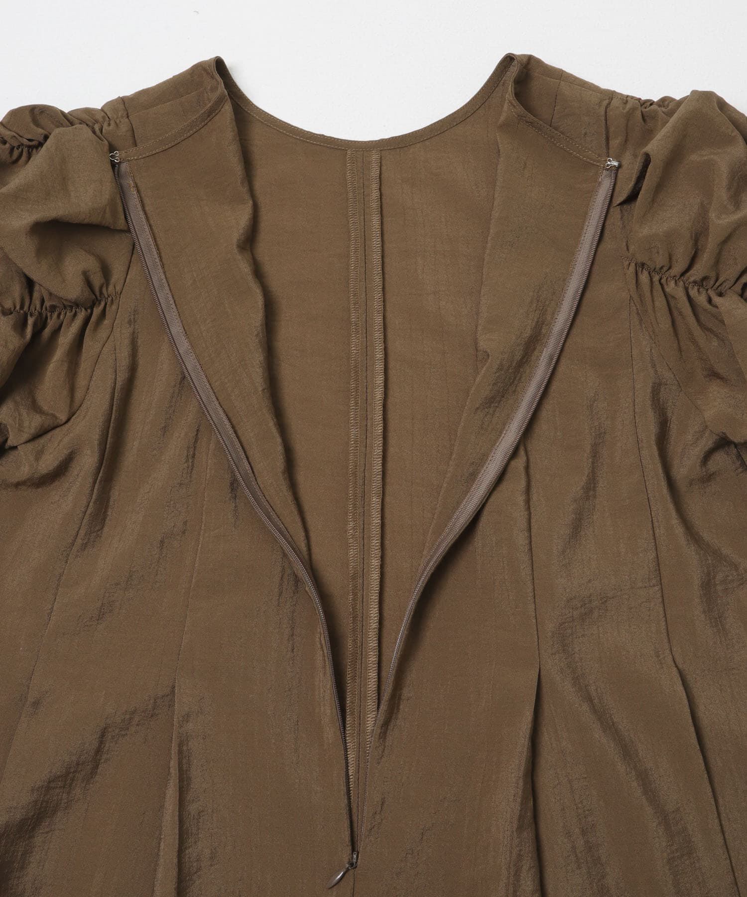  「シャーリングスリーブミニワンピース」|ワンピース|