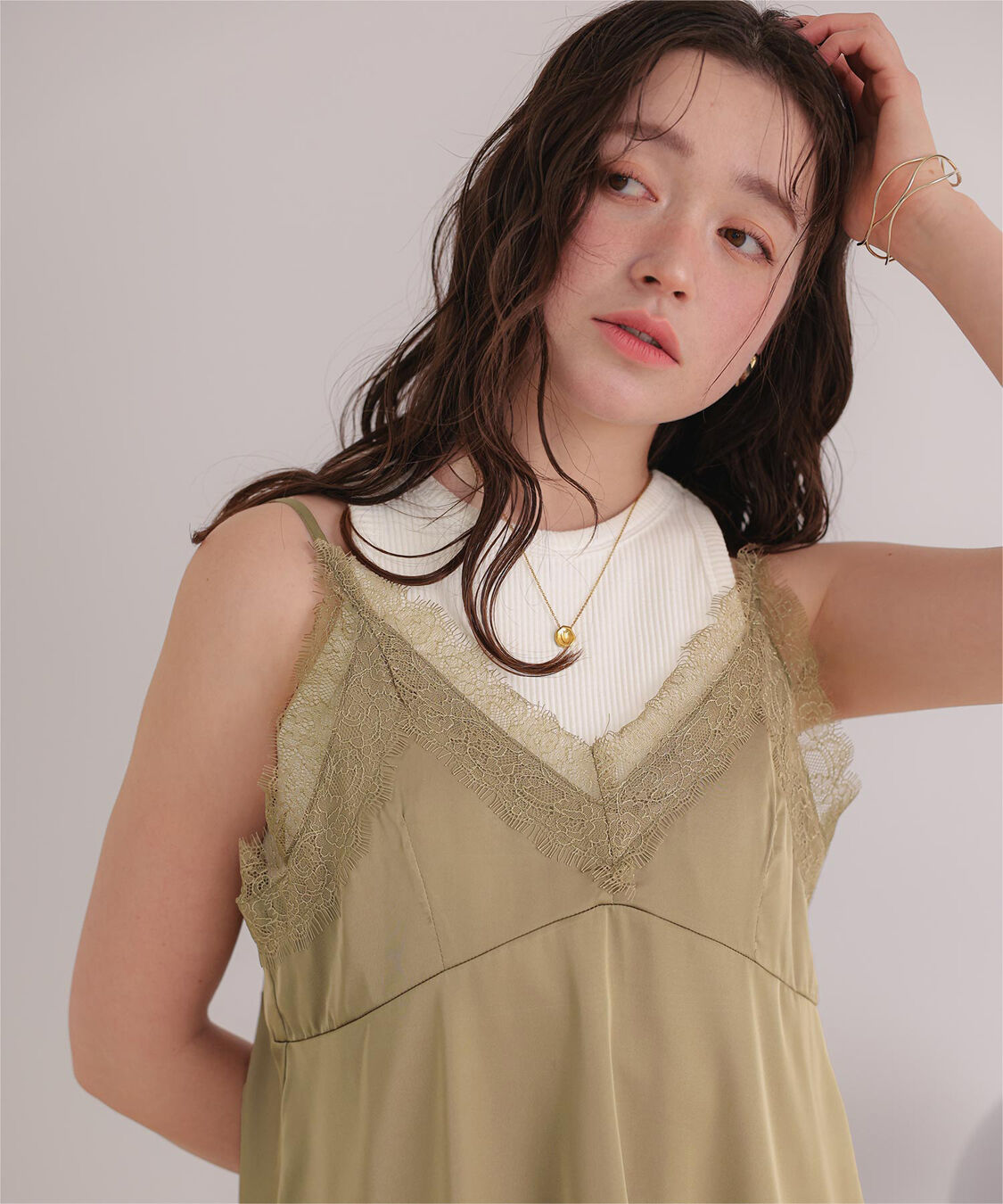 titivate「レースサテンキャミソールトップス」|キャミソール|