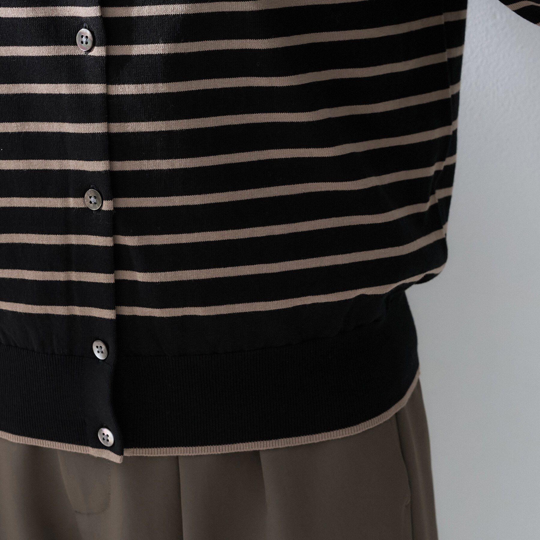 UNTITLED「コットンクルーネックカーディガン」|カーディガン|