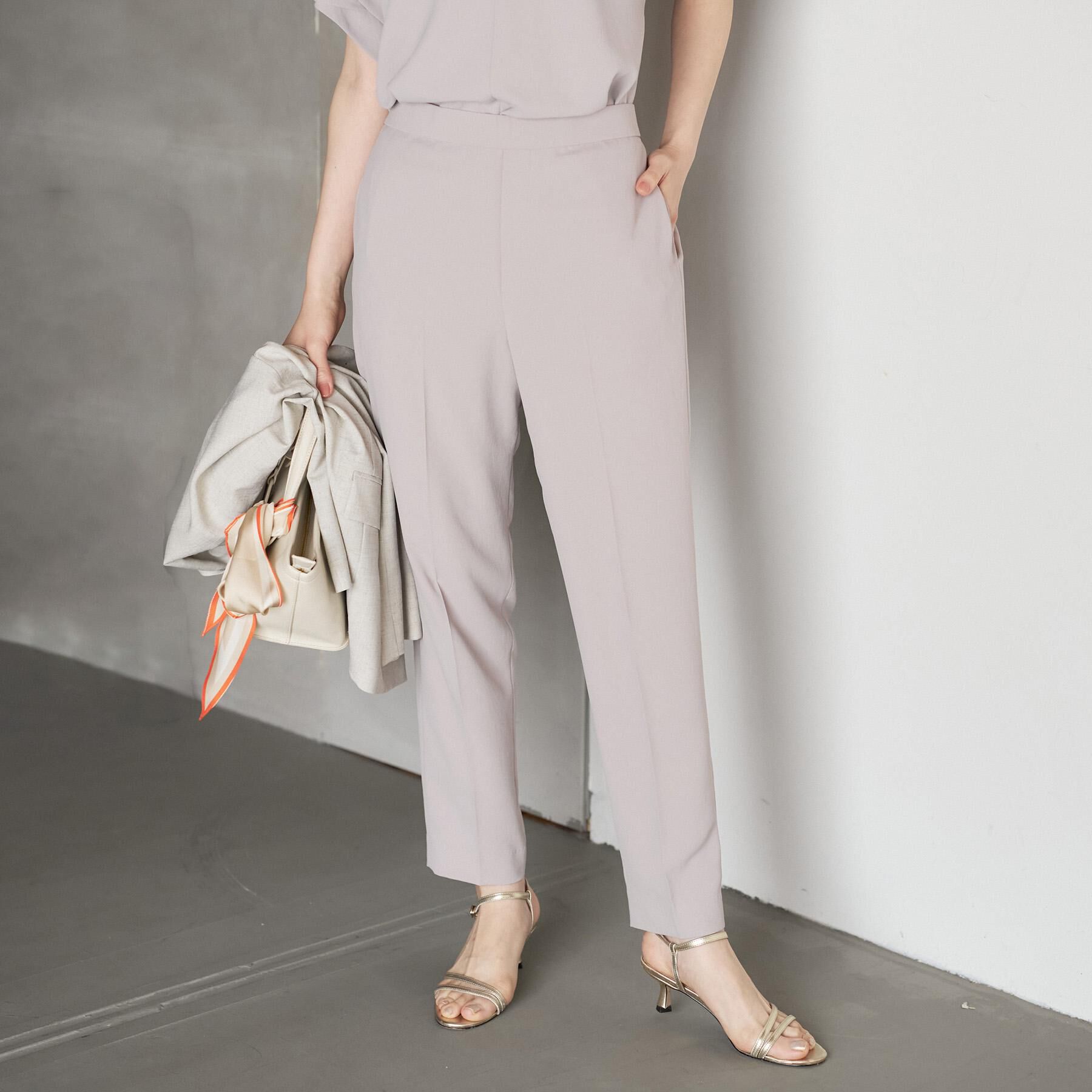 UNTITLED「【夏の名品セットアップが今年も登場！/はっ水/遮熱】リラクミスト テーパードパンツ」|その他|ベージュ(052)