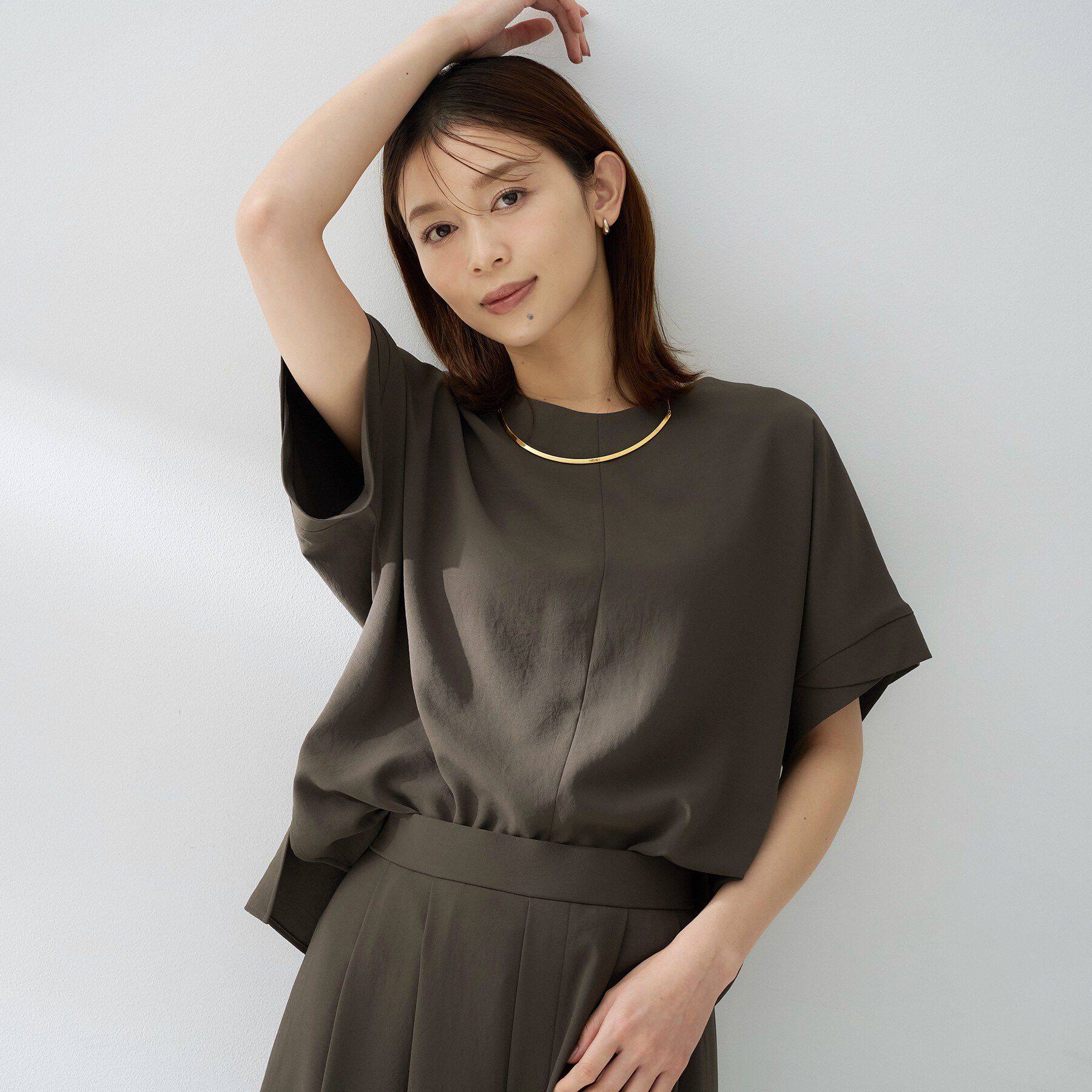 UNTITLED「【夏の名品セットアップが今年も登場！/はっ水/遮熱】リラクミスト 前後2WAYブラウス」|シャツ・ブラウス|