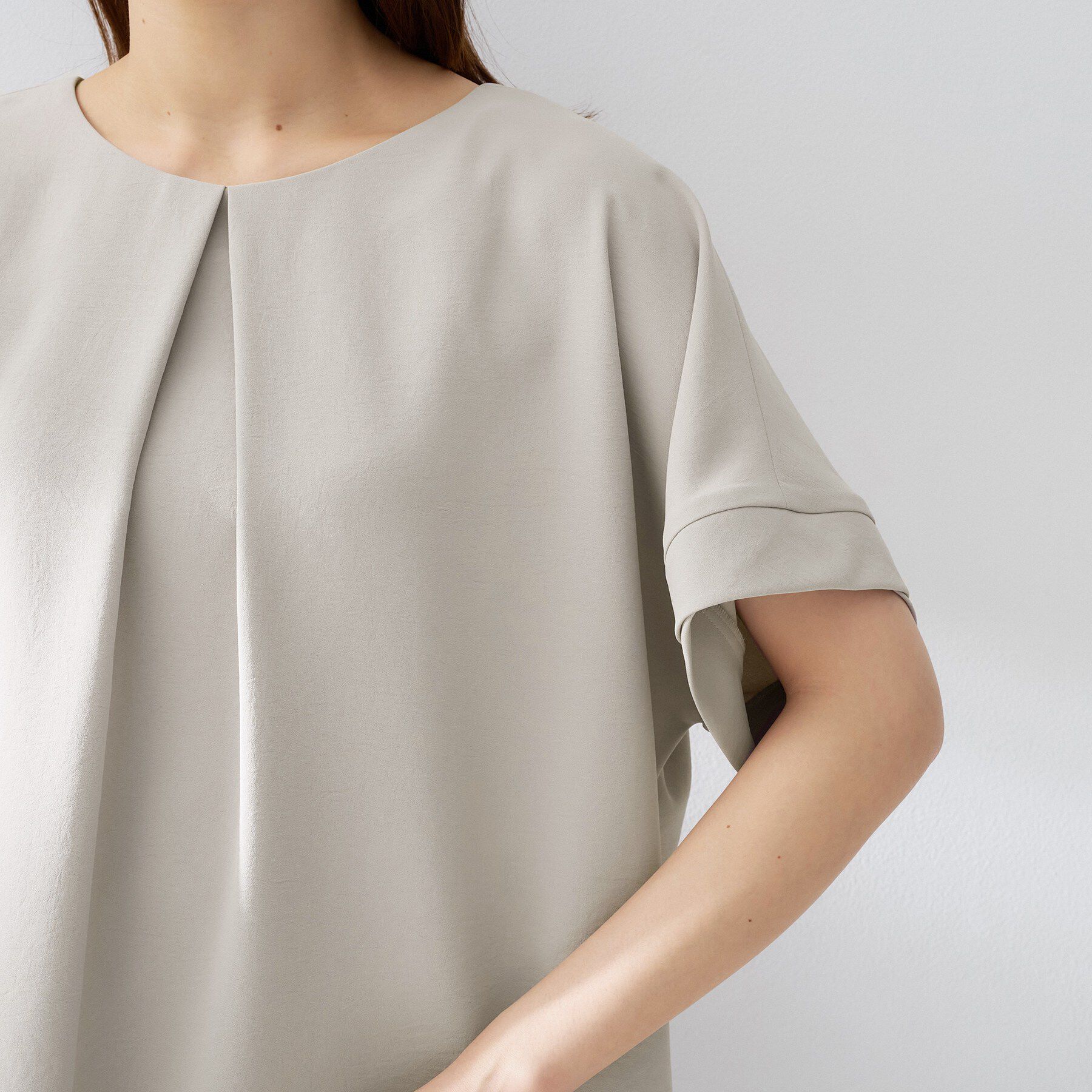 UNTITLED「【夏の名品セットアップが今年も登場！/はっ水/遮熱】リラクミスト 前後2WAYブラウス」|シャツ・ブラウス|