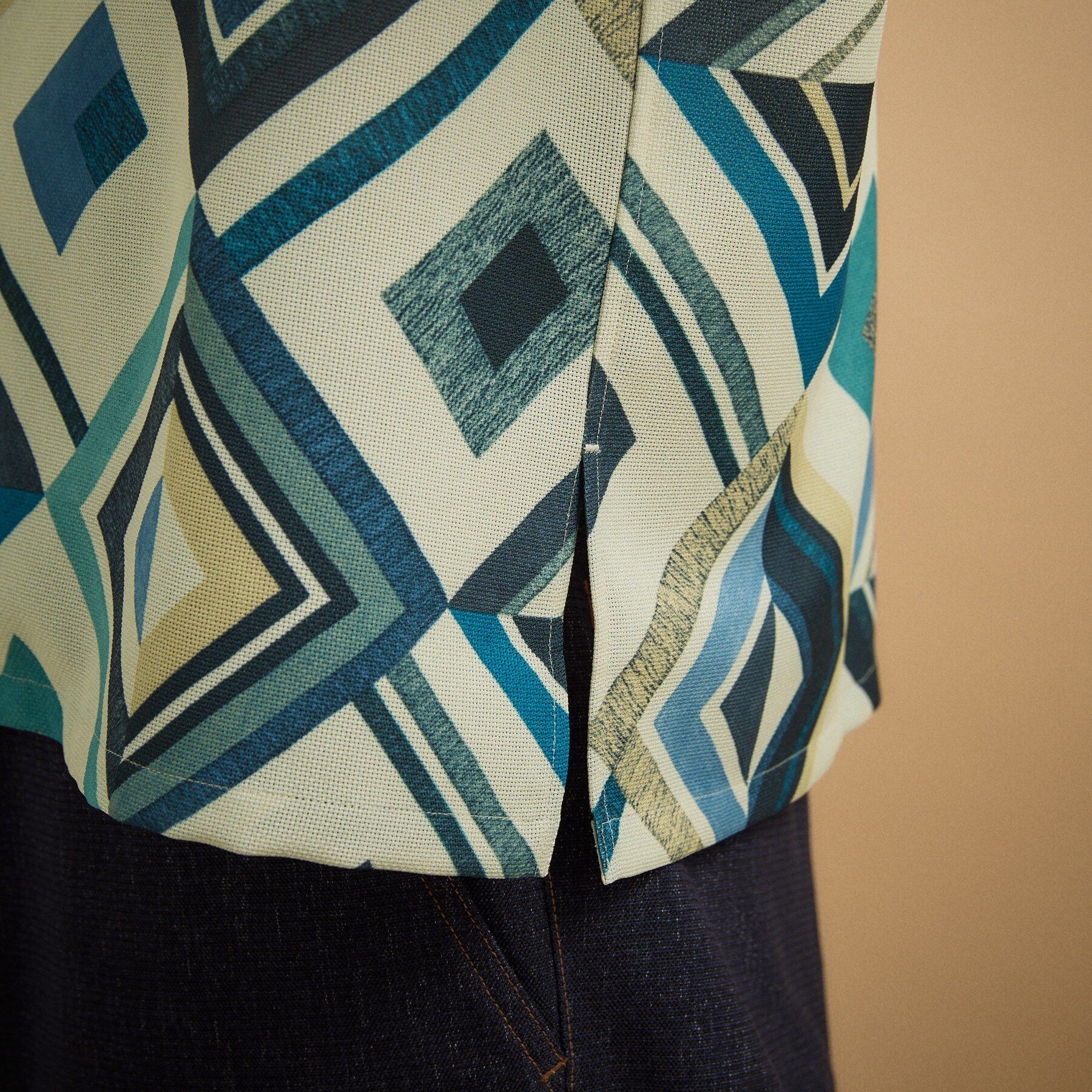 TAKEO KIKUCHI「【吸汗速乾】タイル柄プリント 半袖シャツ」|シャツ・ブラウス|