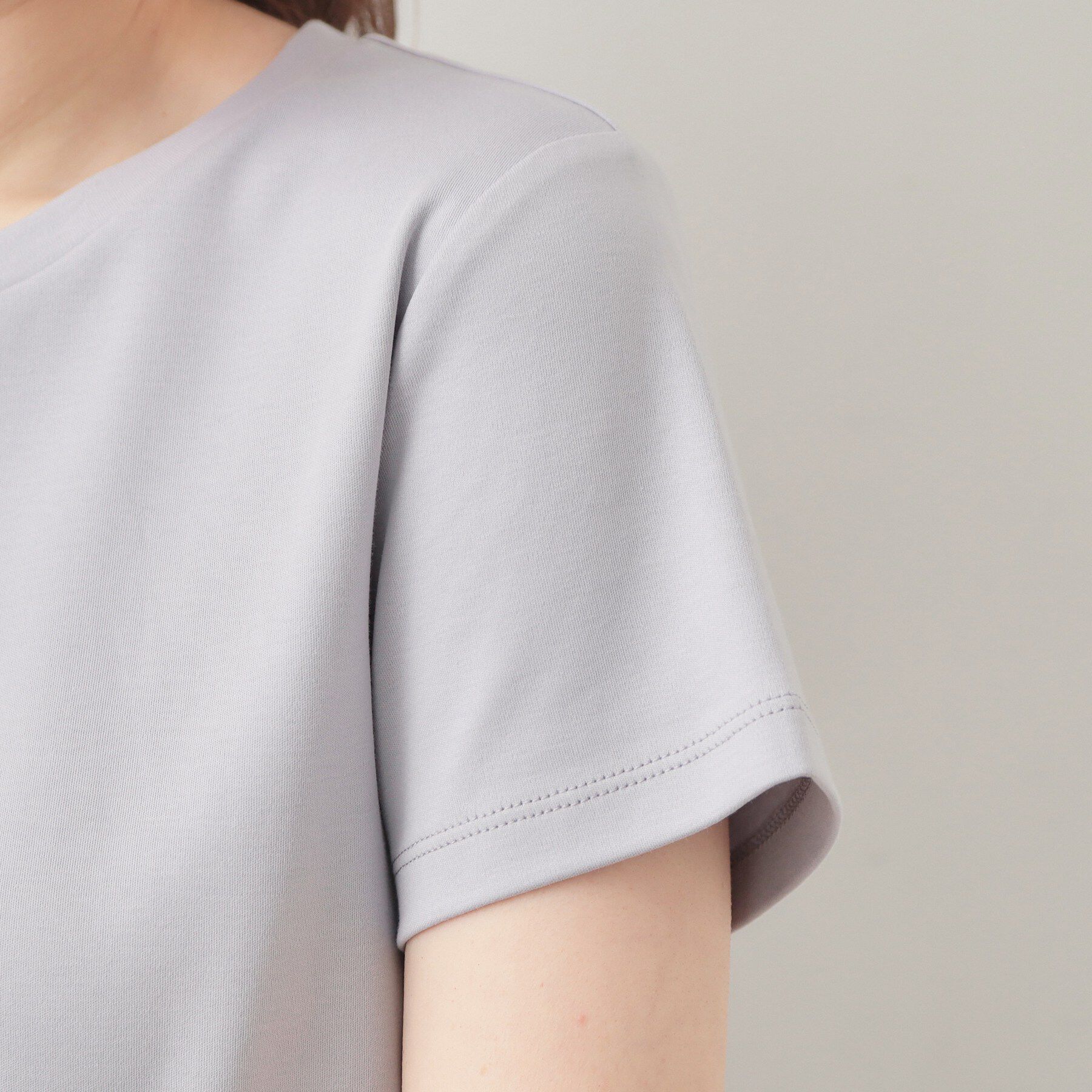 index「フロントロゴ刺繍Tシャツ【洗濯機OK・接触冷感・UVケア】」|Tシャツ・カットソー|