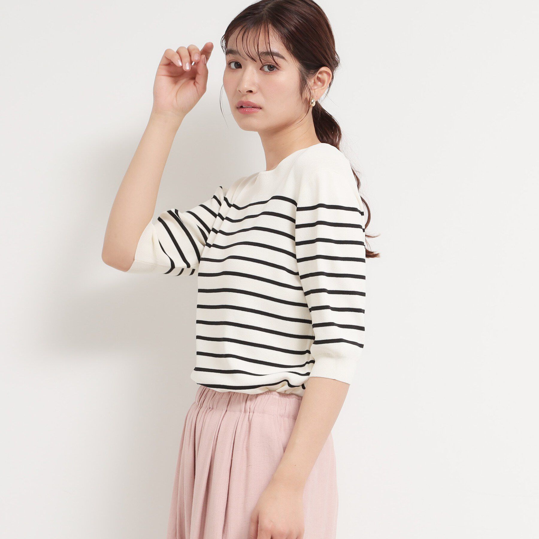 THE SHOP TK「【S-XL/ひんやりタッチ】美しさ際立つ 6分袖ニット 洗濯機OK/UVケア/毛玉になりにくい」|ニット・セーター|