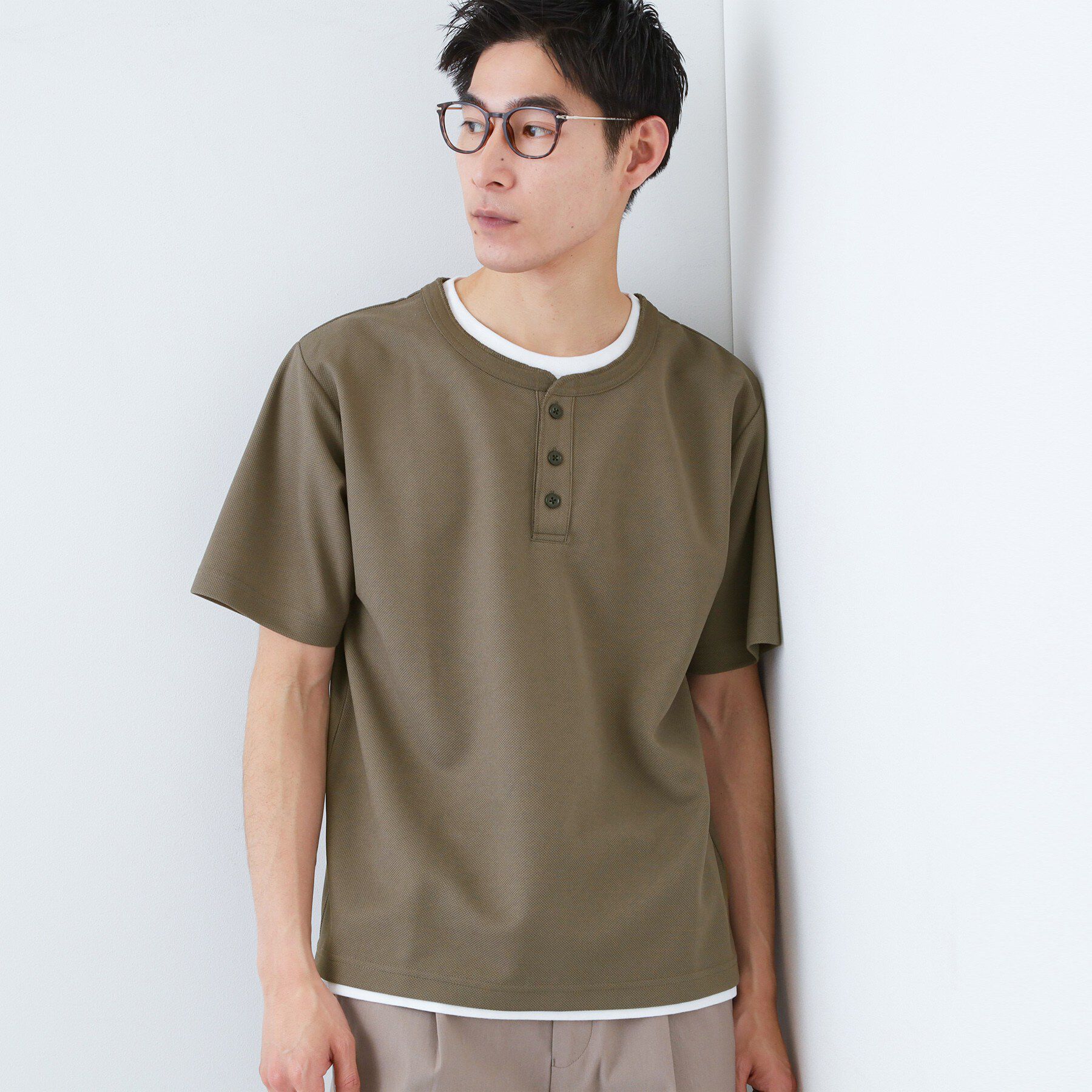 THE SHOP TK「【1枚でちゃんとして見える】ヘンリーネック レイヤード風 半袖Tシャツ 洗濯機OK」|Tシャツ・カットソー|モカブラウン(042