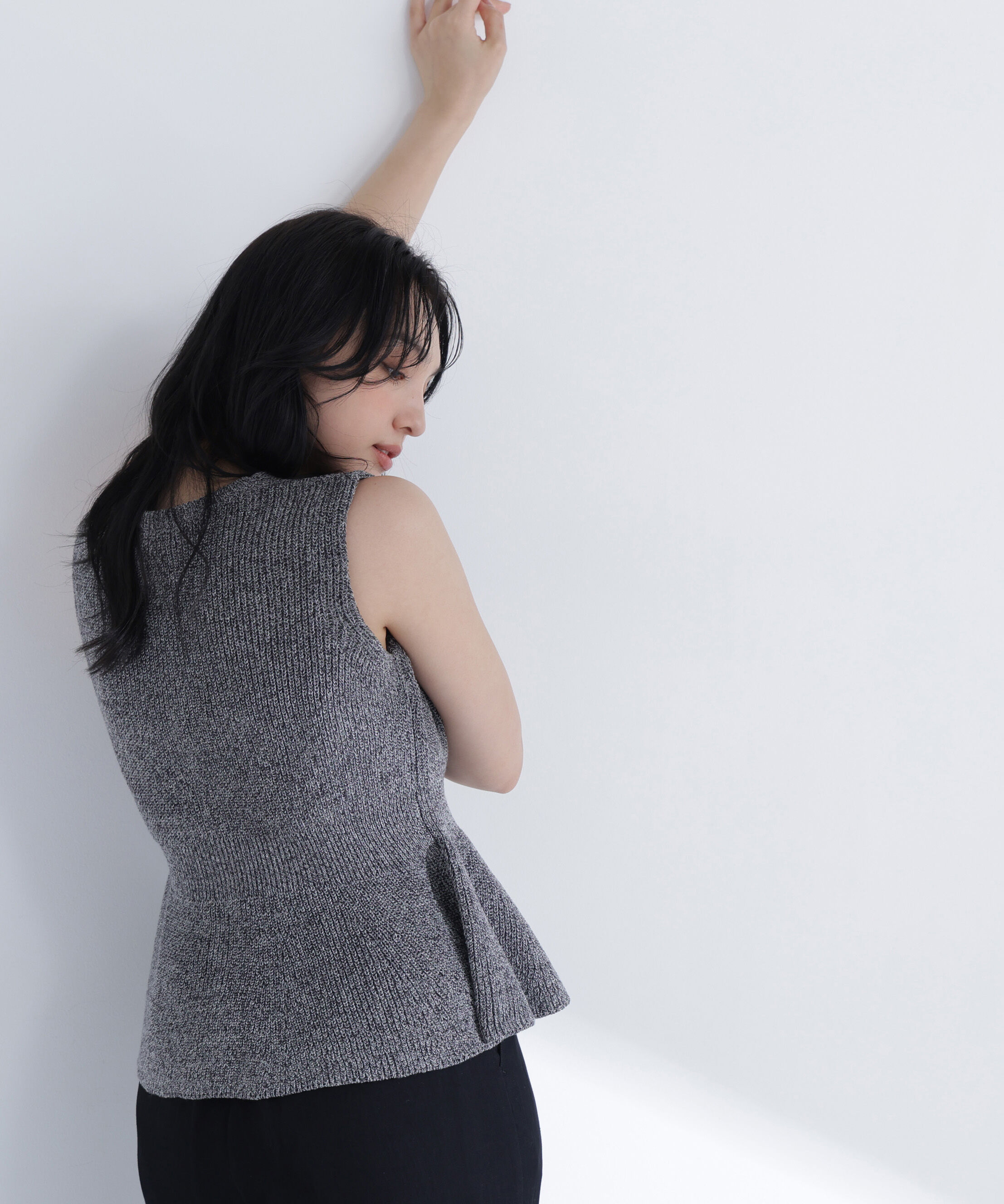  「メタルボタンペプラムニットジレ」|ニット・セーター|