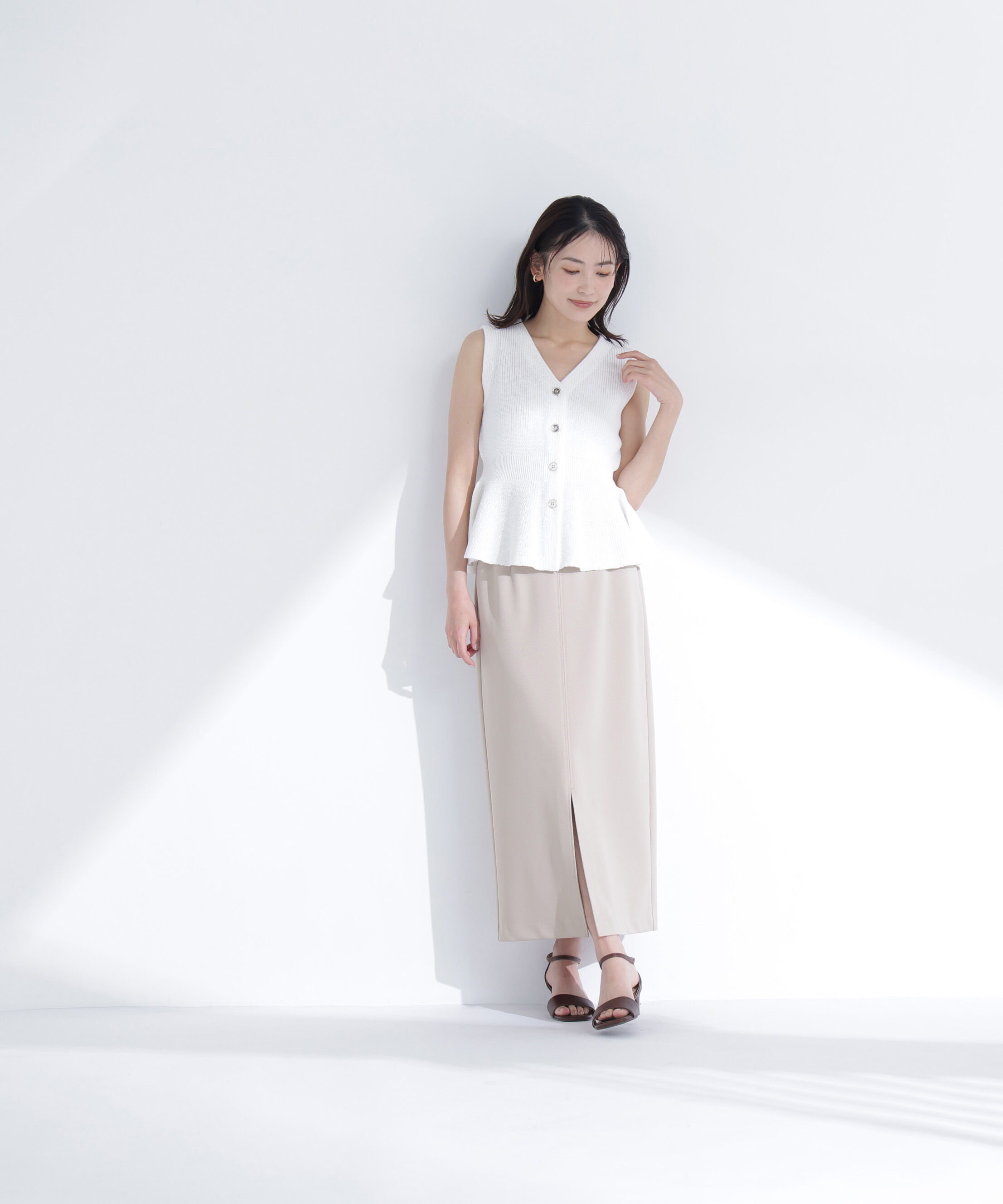  「メタルボタンペプラムニットジレ」|ニット・セーター|