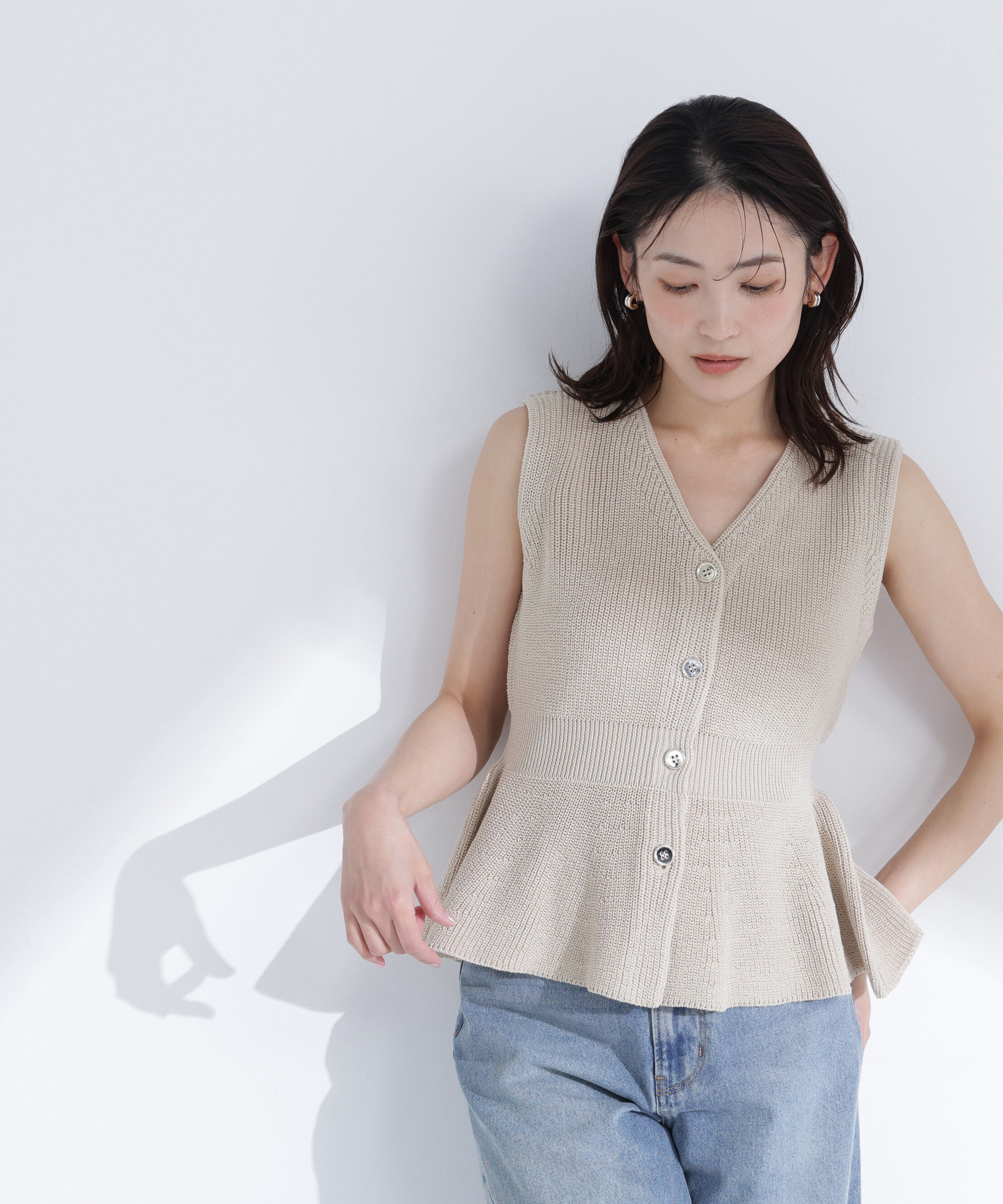  「メタルボタンペプラムニットジレ」|ニット・セーター|