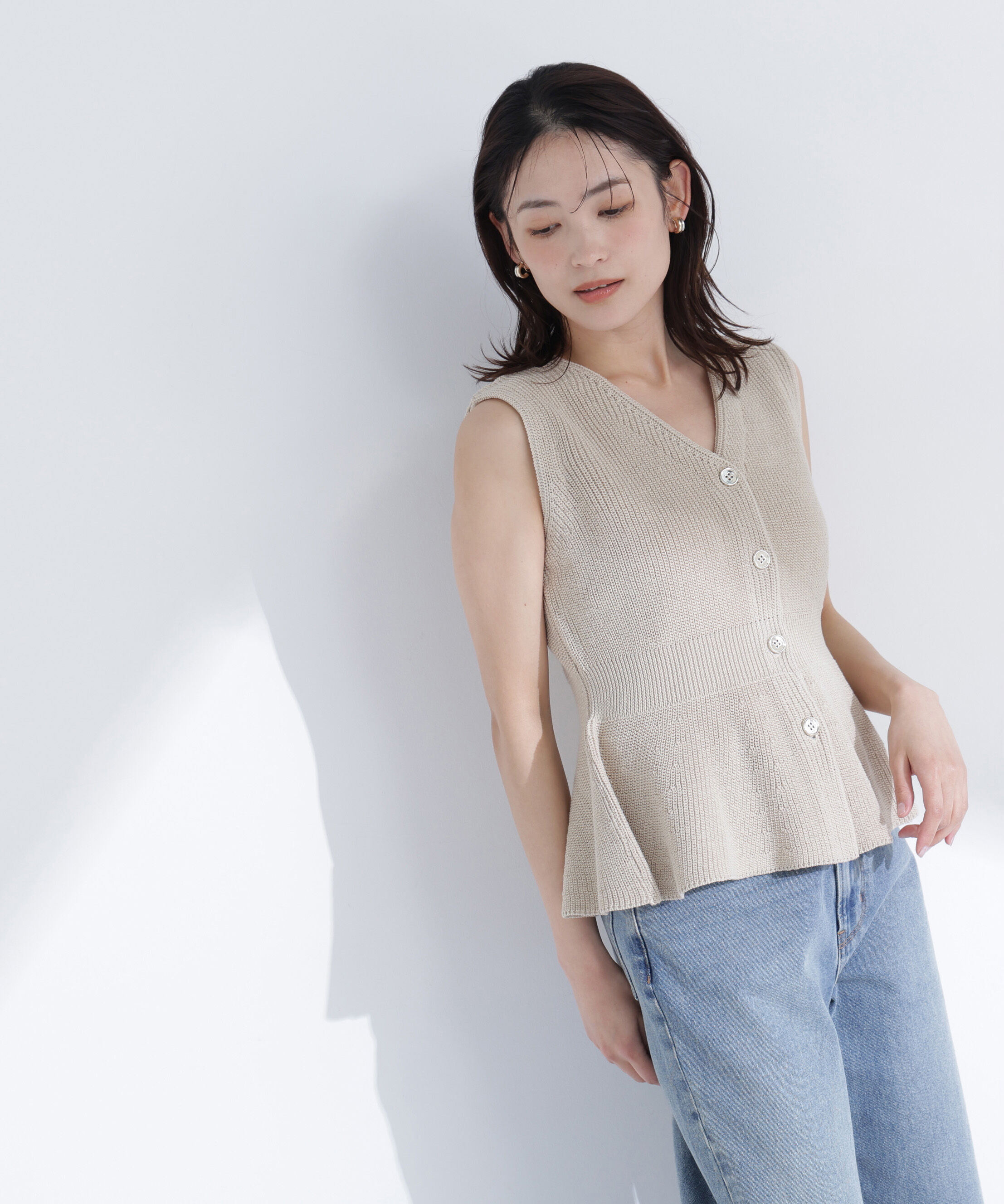  「メタルボタンペプラムニットジレ」|ニット・セーター|