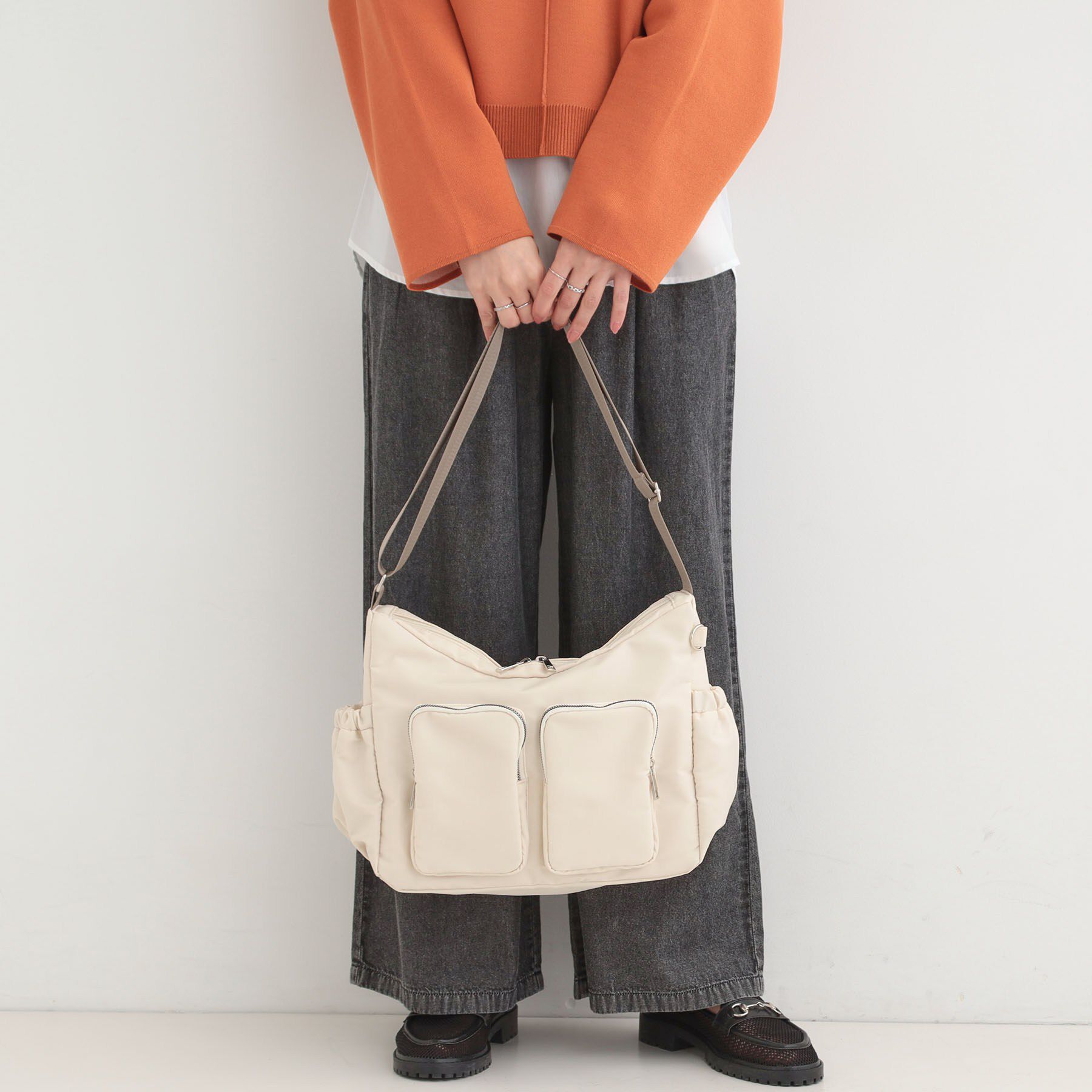 SHOO･LA･RUE「【撥水】ダブルポケットショルダーバッグ」|ショルダー・メッセンジャー|アイボリー(004)