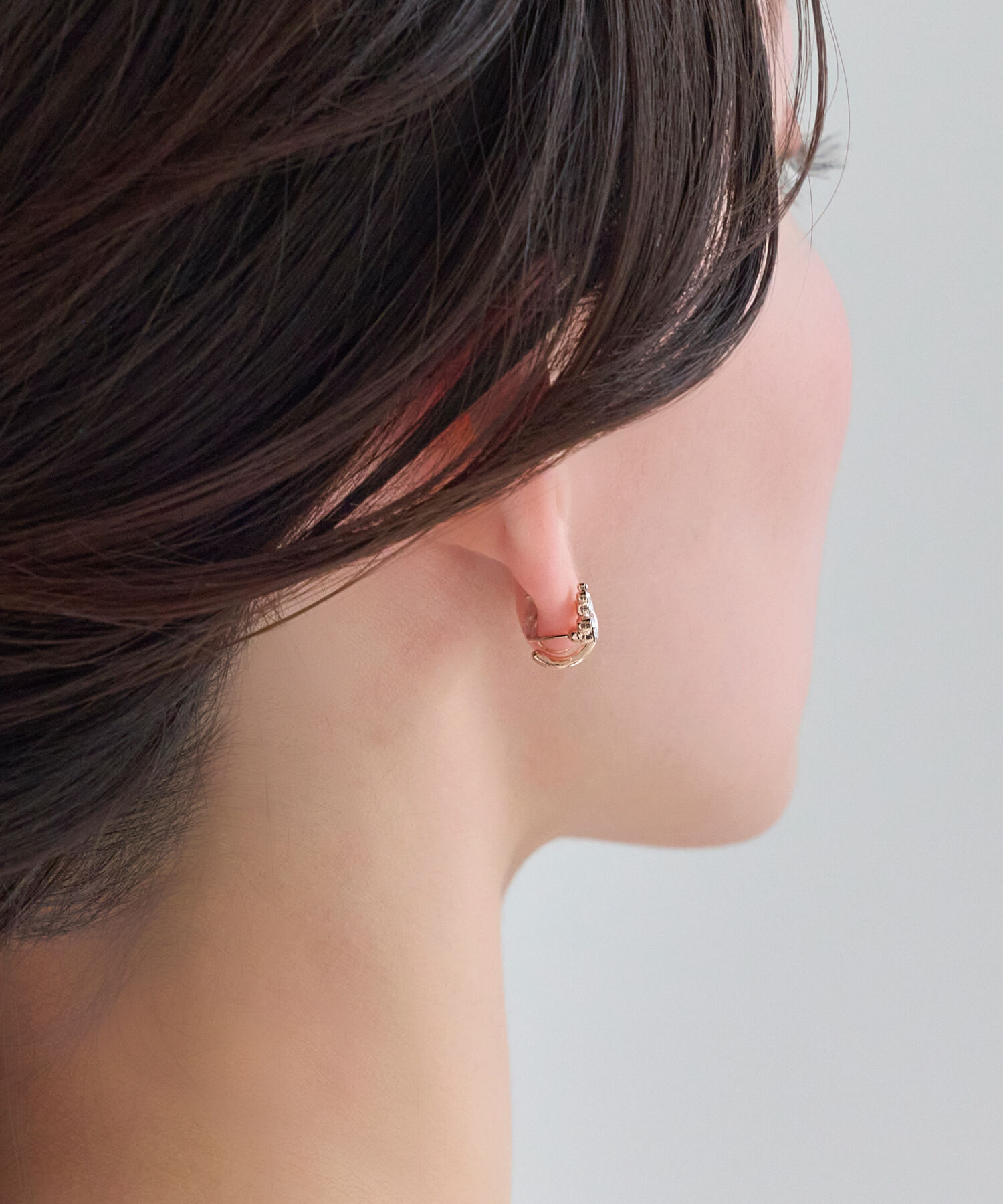 Phoebe「【痛くないシリーズ】ミルキーウェイビジューフロートライトフィットイヤリング　シャンパンゴールド」|イヤリング|