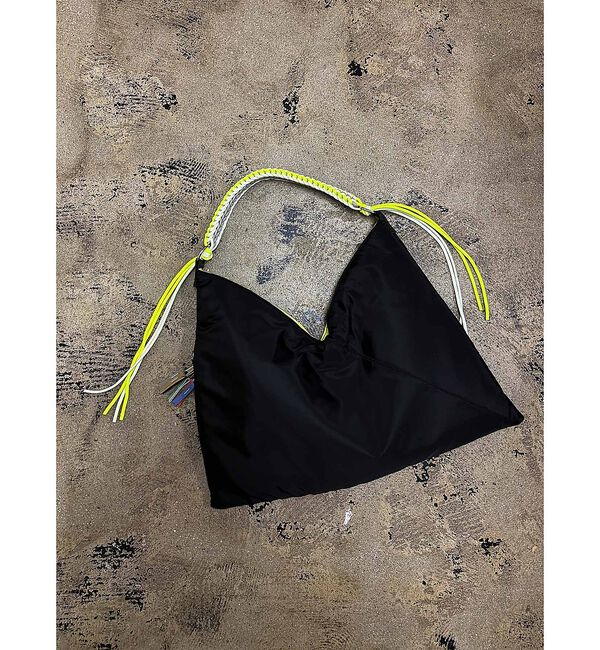 Rouge vif「【cheek/チーク】ネオンハンドルトライアングルショルダー/C26002/ワン」|ショルダー・メッセンジャー|ブラック