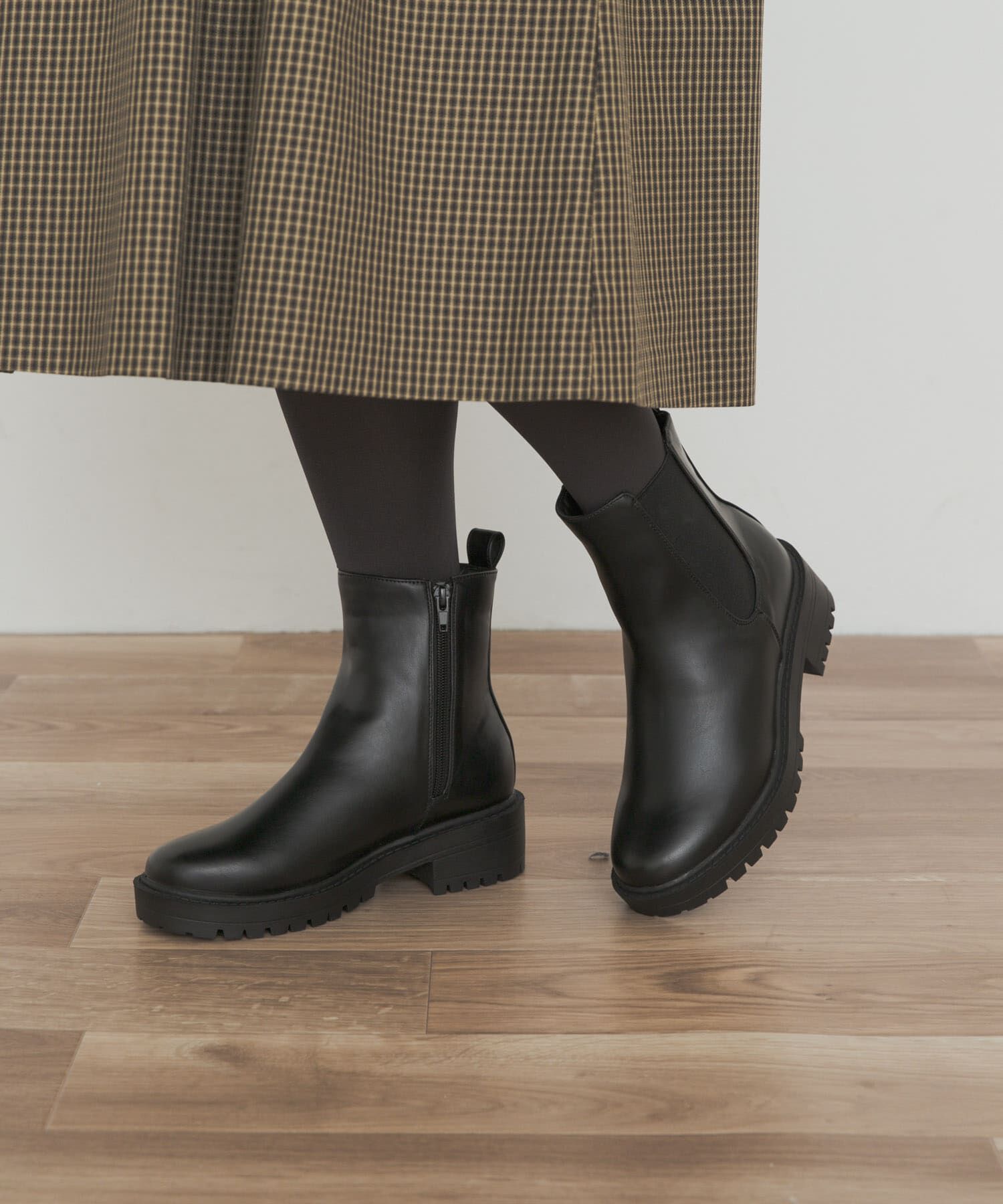 URBAN RESEARCH DOORS「『晴雨兼用』トラックソールブーツ」|ショートブーツ|