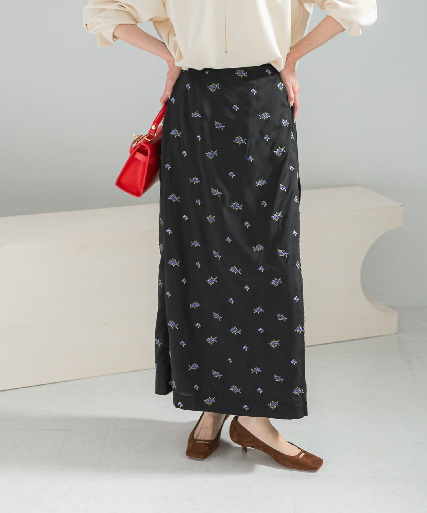 URBAN RESEARCH ROSSO「フラワー刺繍ラップストレートスカート」|スカート|