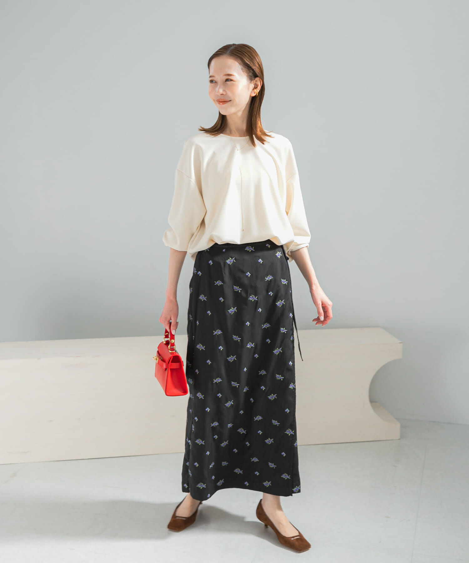 URBAN RESEARCH ROSSO「フラワー刺繍ラップストレートスカート」|スカート|