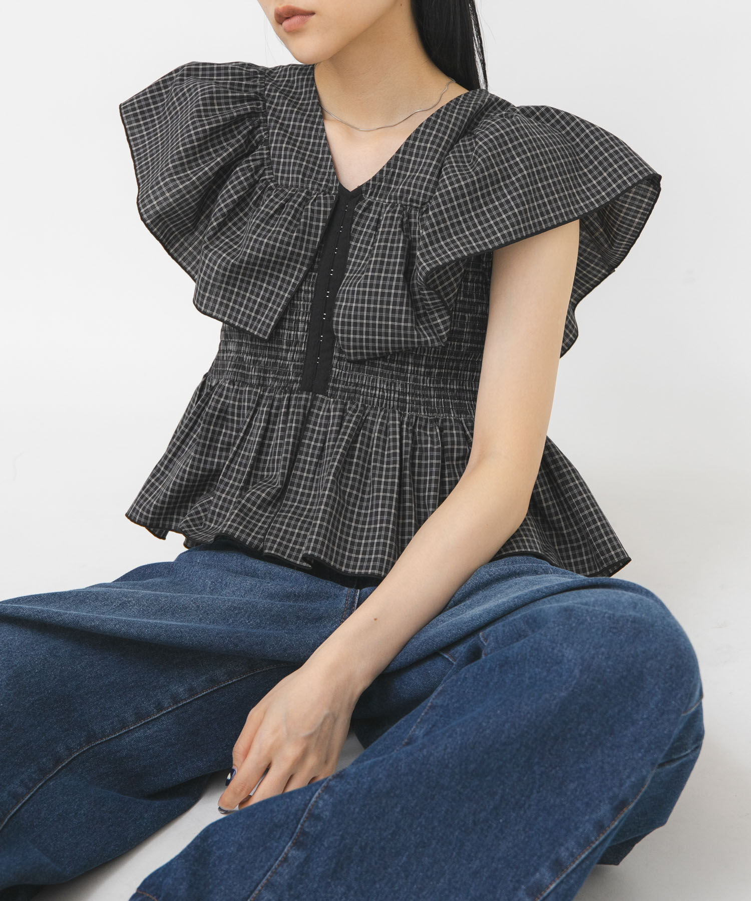  「フロントホックチェックフリルブラウス」|シャツ・ブラウス|ブラック系その他
