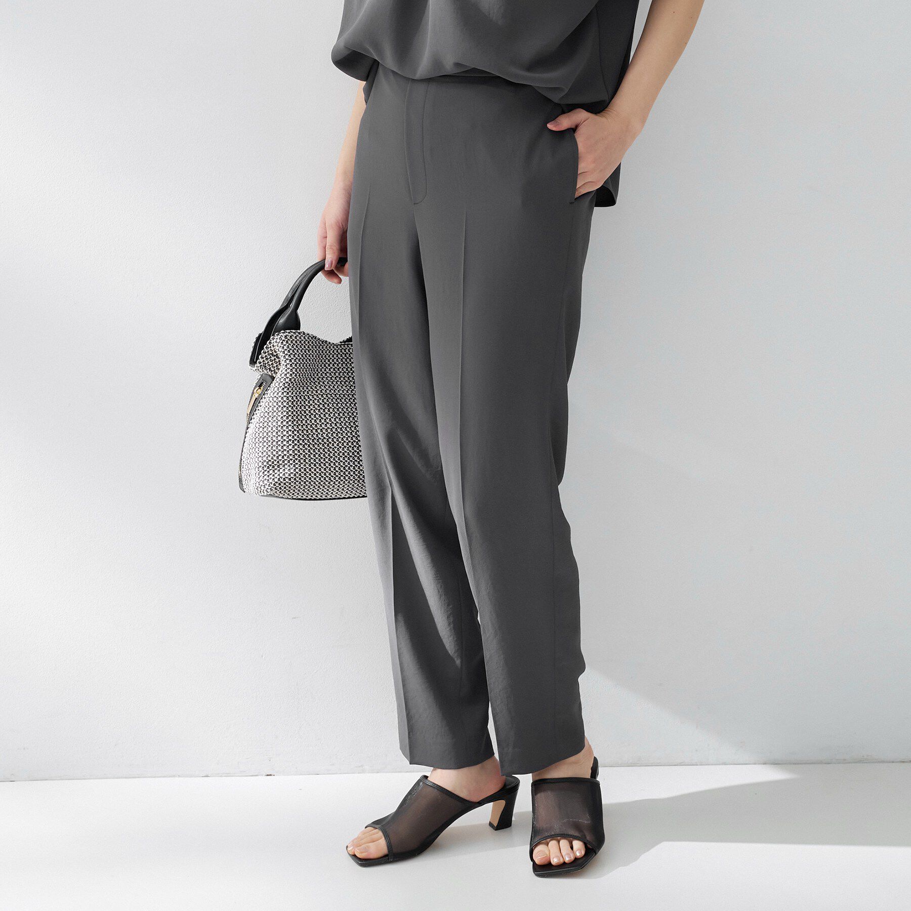 UNTITLED「【夏の名品セットアップが今年も登場！/はっ水/遮熱】リラクミスト テーパードパンツ」|その他|