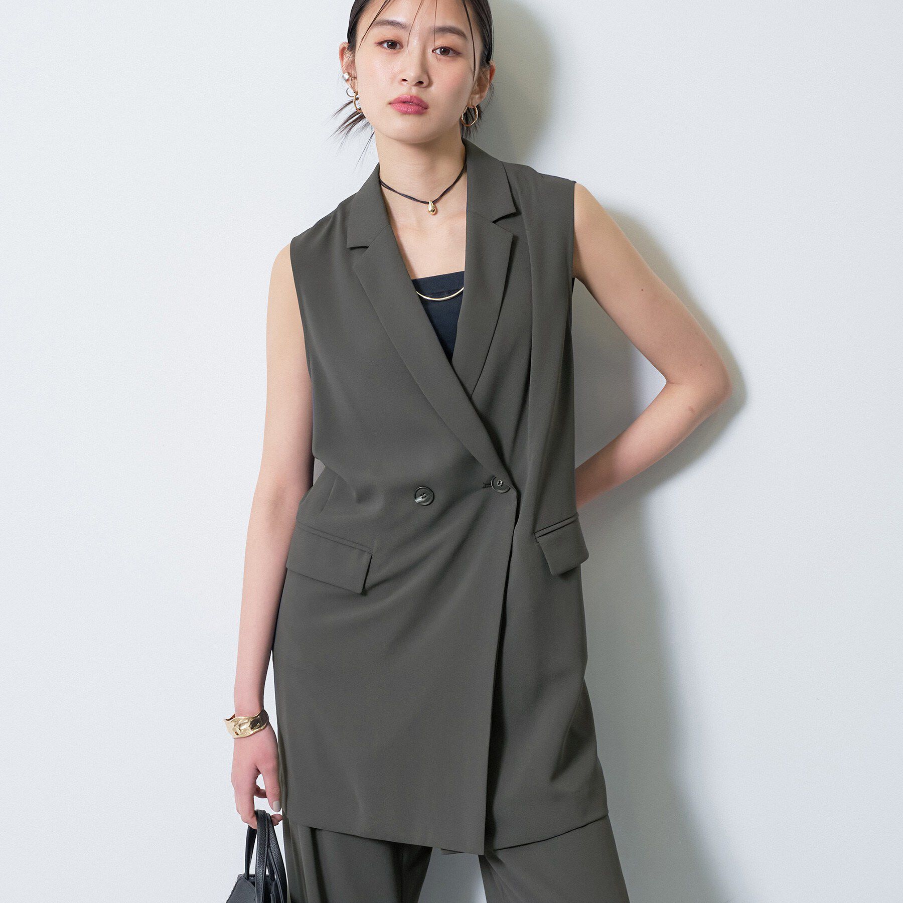 INDIVI「【さらに軽く軽快！／着る日傘】颯爽ジレジャケット」|ベスト・ジレ|チャコールグレー(0