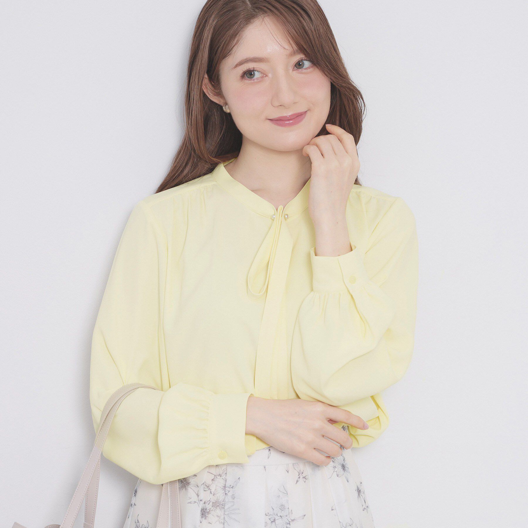 index「フェイクパールピンボウタイブラウス【洗濯機OK/イージーアイロン/ストレッチ】《XS-LL》」|シャツ・ブラウス|