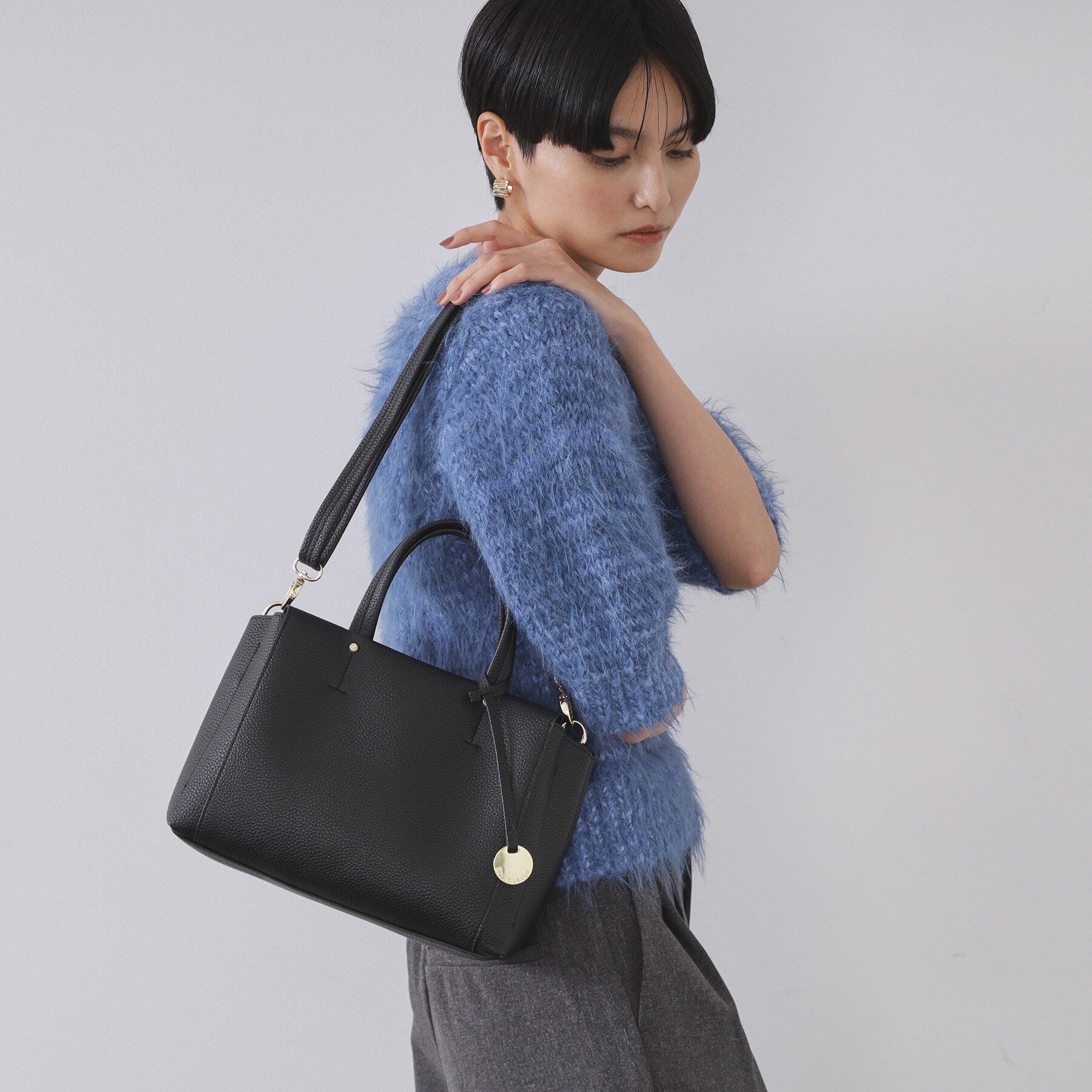 OPAQUE.CLIP「【2WAY/人間工学】シュリンクミドルトートバッグ」|トートバッグ|ブラック(019)