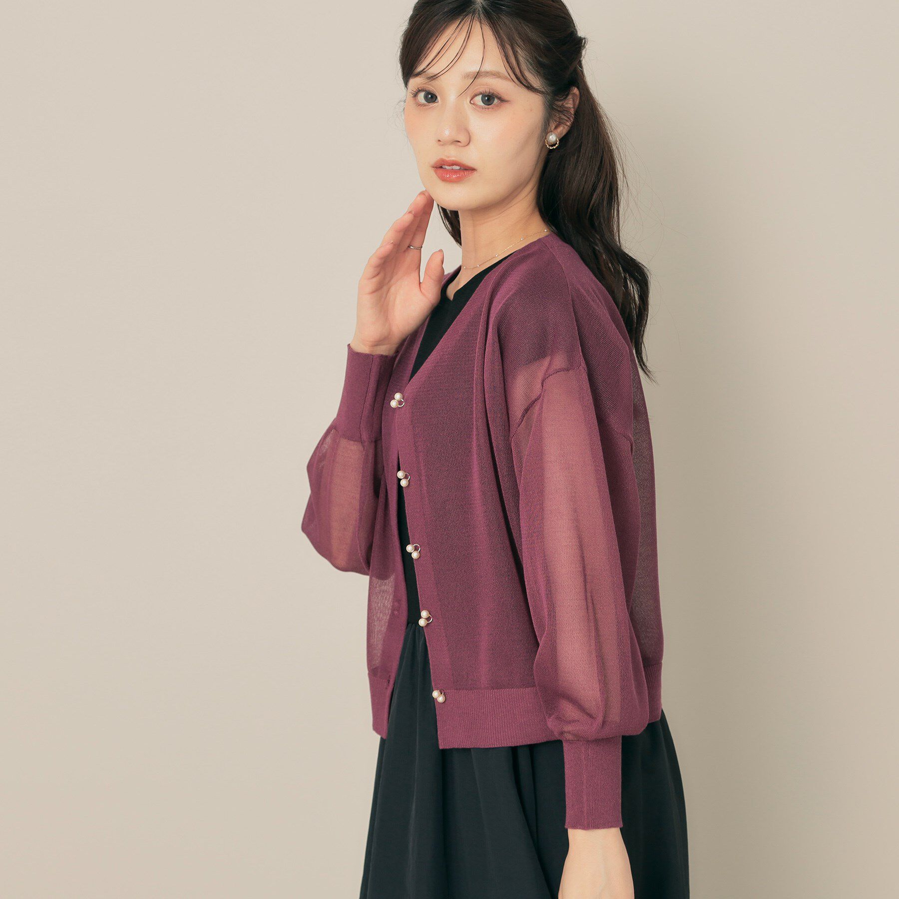 Couture broach「【秋カラー・オシャレな透け感】ダブルパール調シアーカーディガン」|カーディガン|