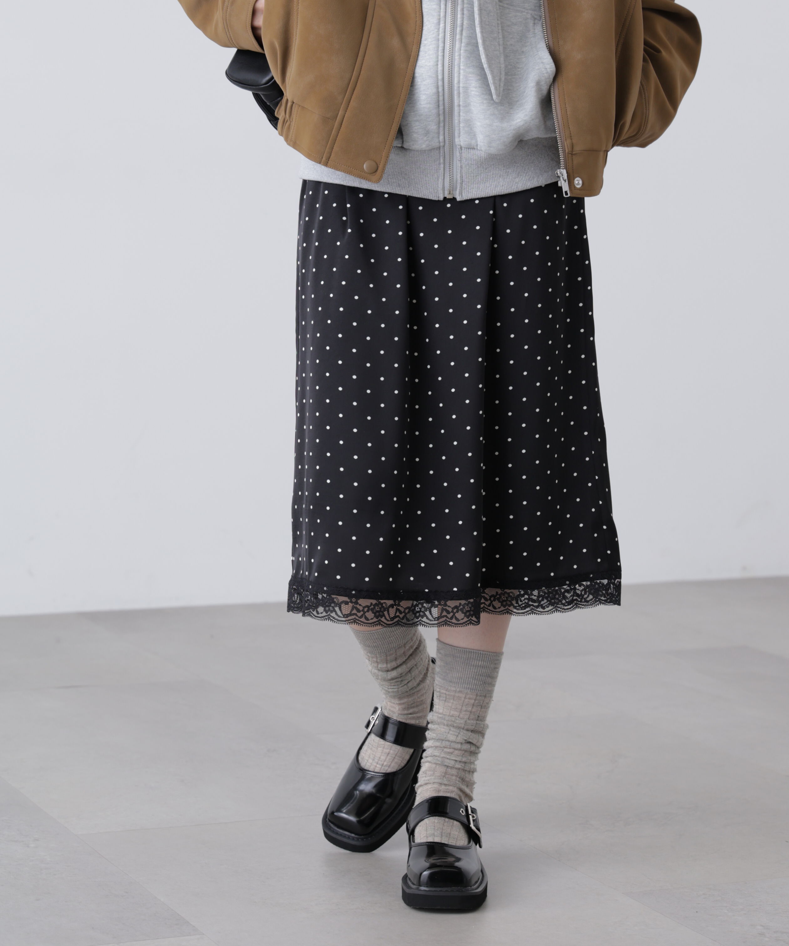  「レーストリムサテンミディスカート」|スカート|