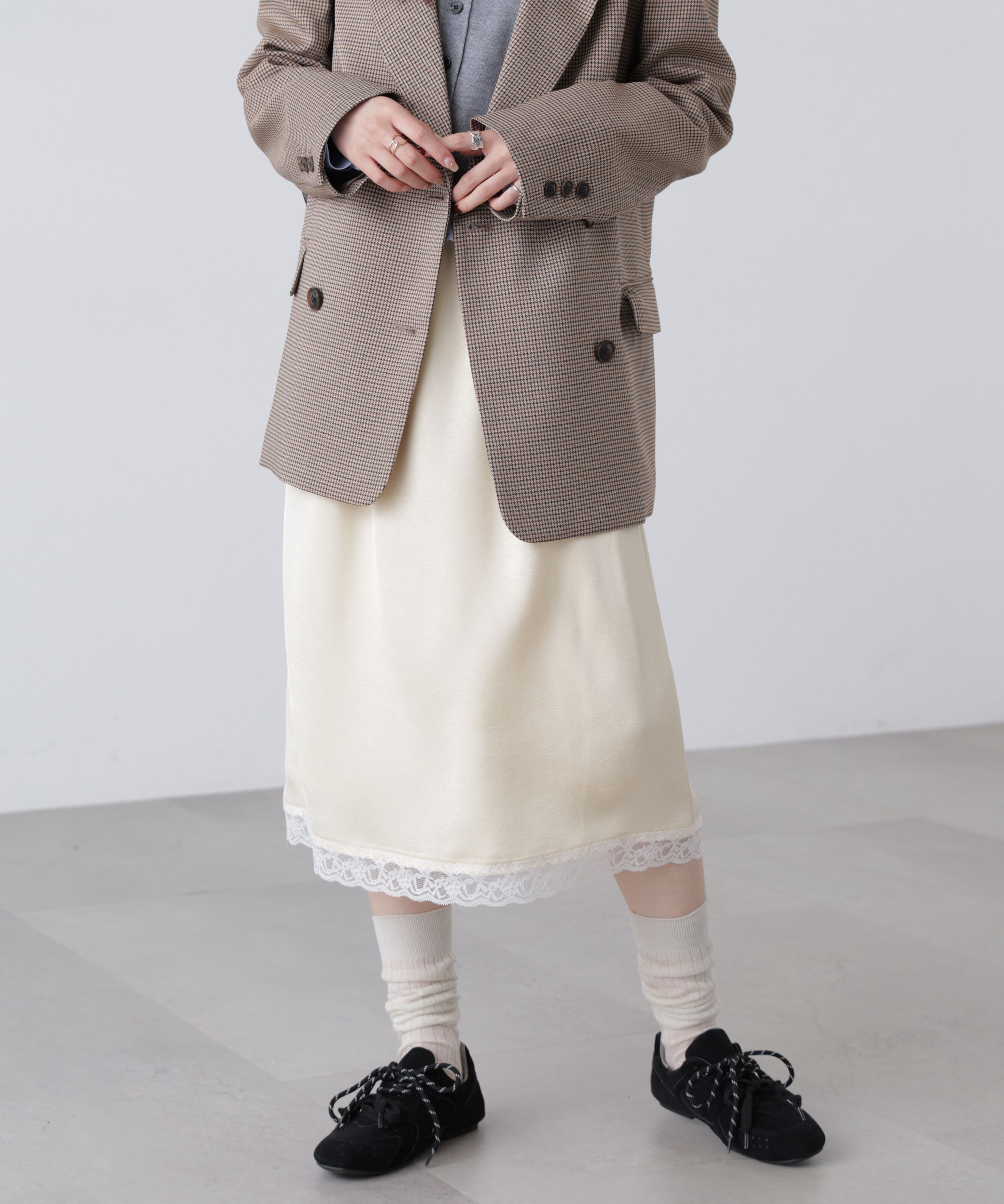  「レーストリムサテンミディスカート」|スカート|