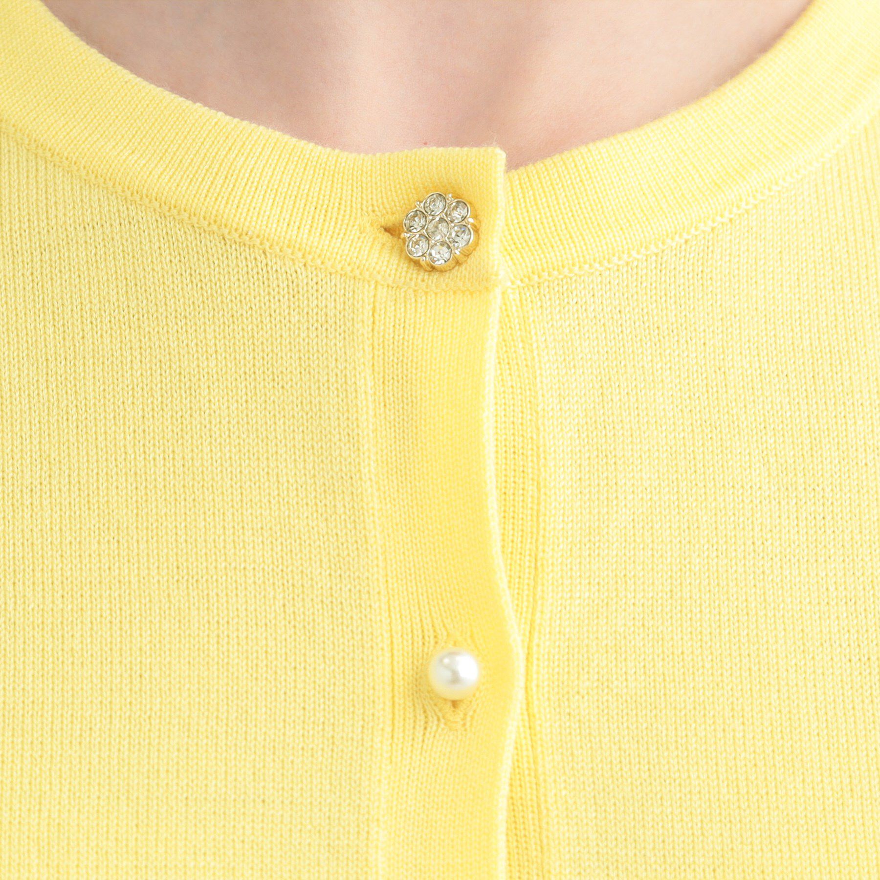 SHOO･LA･RUE「【洗濯機可/アンサンブル可】パール&times;ビジューがきらめく 上品クルーネックカーディガン」|カーディガン|