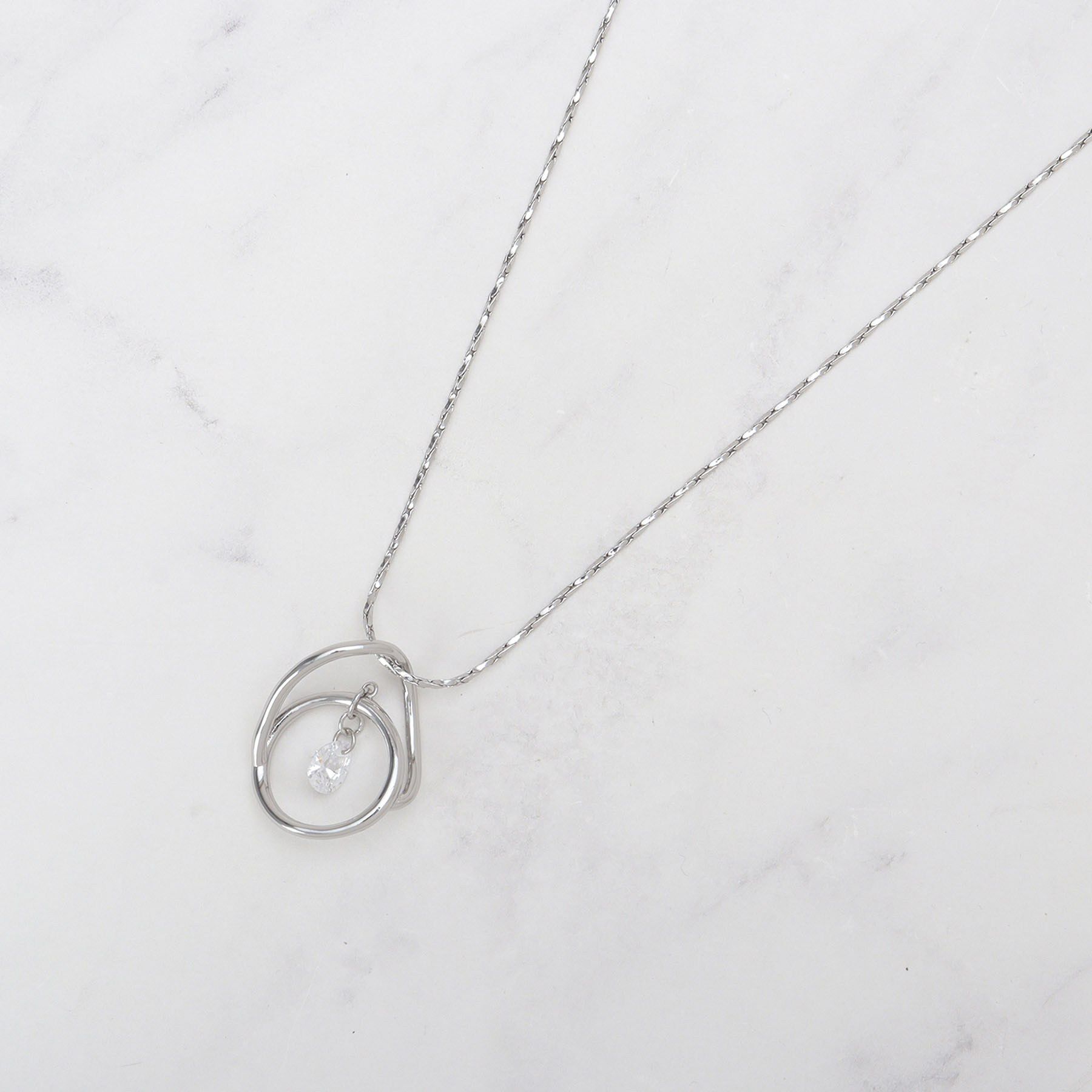 SHOO･LA･RUE「【2WAY】ゆれるきらきらネックレス」|ネックレス|シルバー(006)