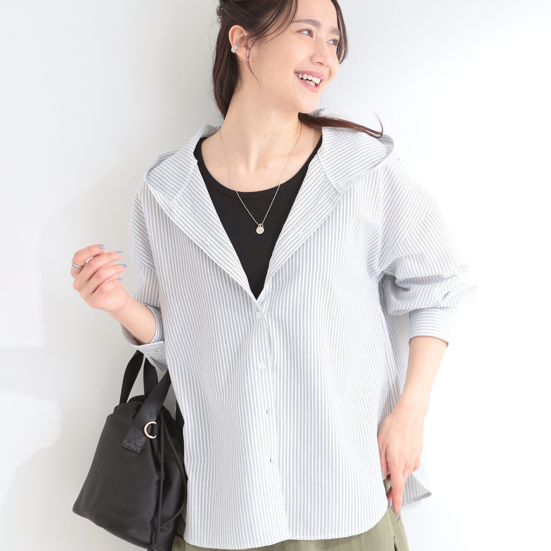 SHOO･LA･RUE「【洗濯機可/S-LL】体型カバーも叶う フード付きストライプシャツ」|シャツ・ブラウス|オフホワイト(303