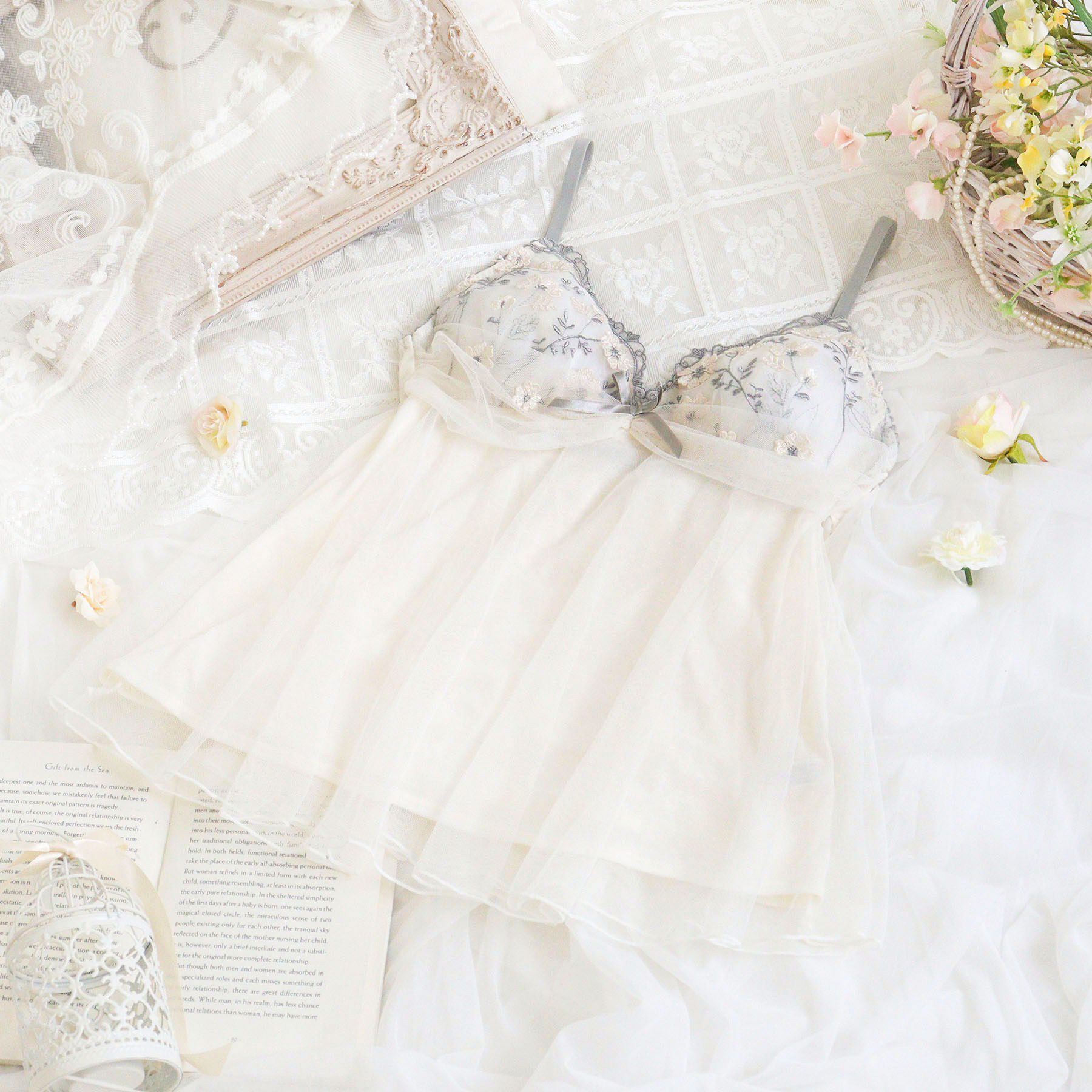 Risa Magli「ラーレ カップ付キャミソール」|キャミソール|アイボリー(004)