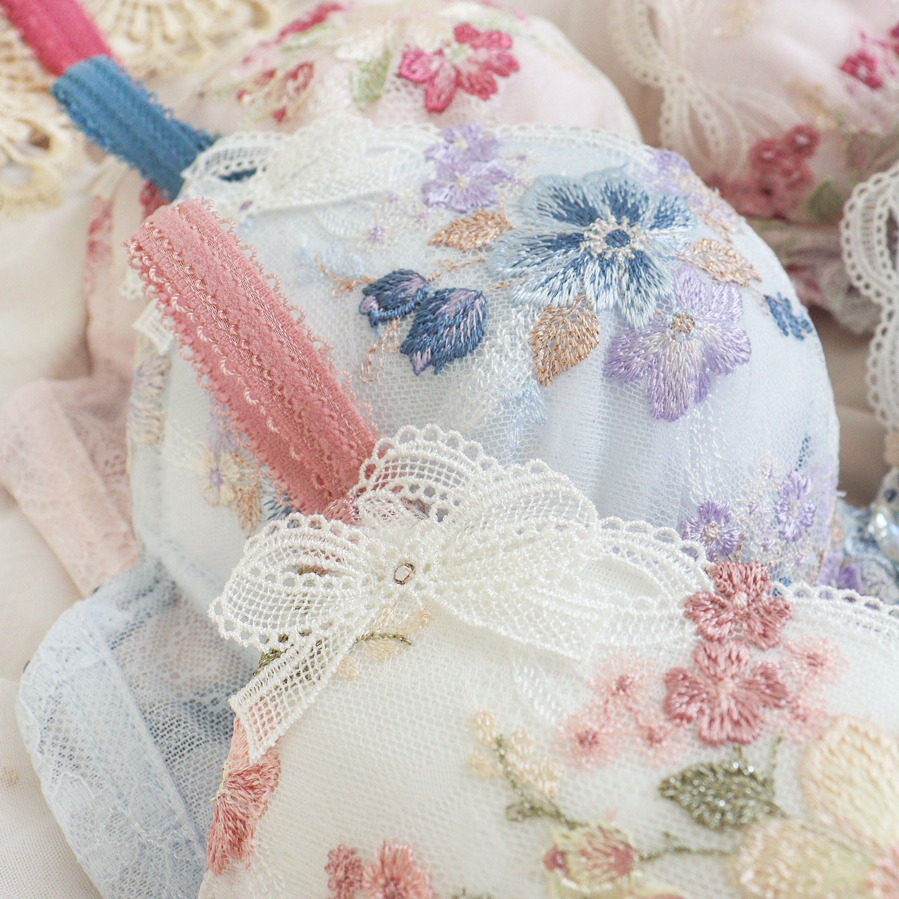 Risa Magli「ダニエラ ブラジャー (D-F) ＜V Make Type＞」|インナー|