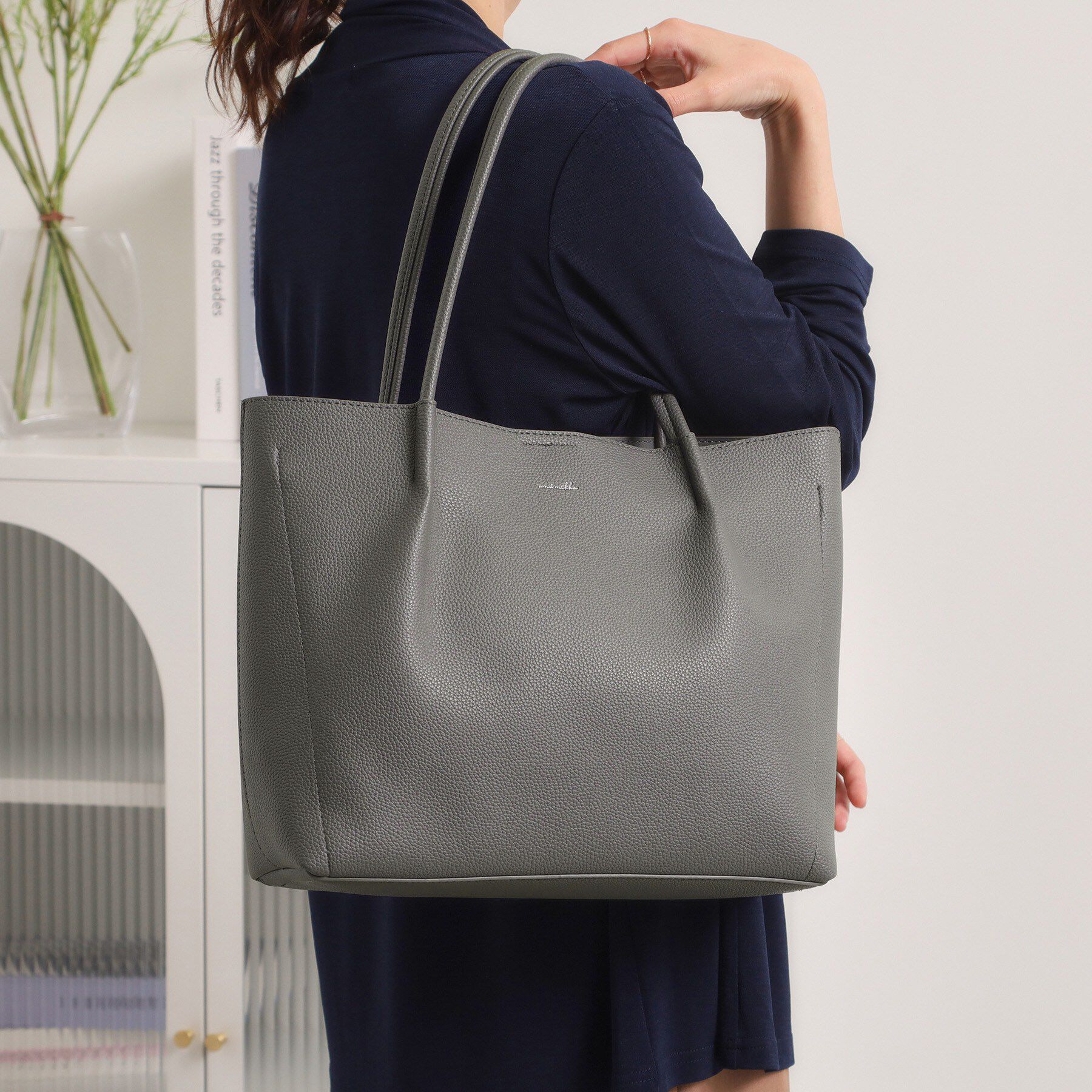 ITS&rsquo;DEMO「仕切りA4トート」|トートバッグ|グレー(012)